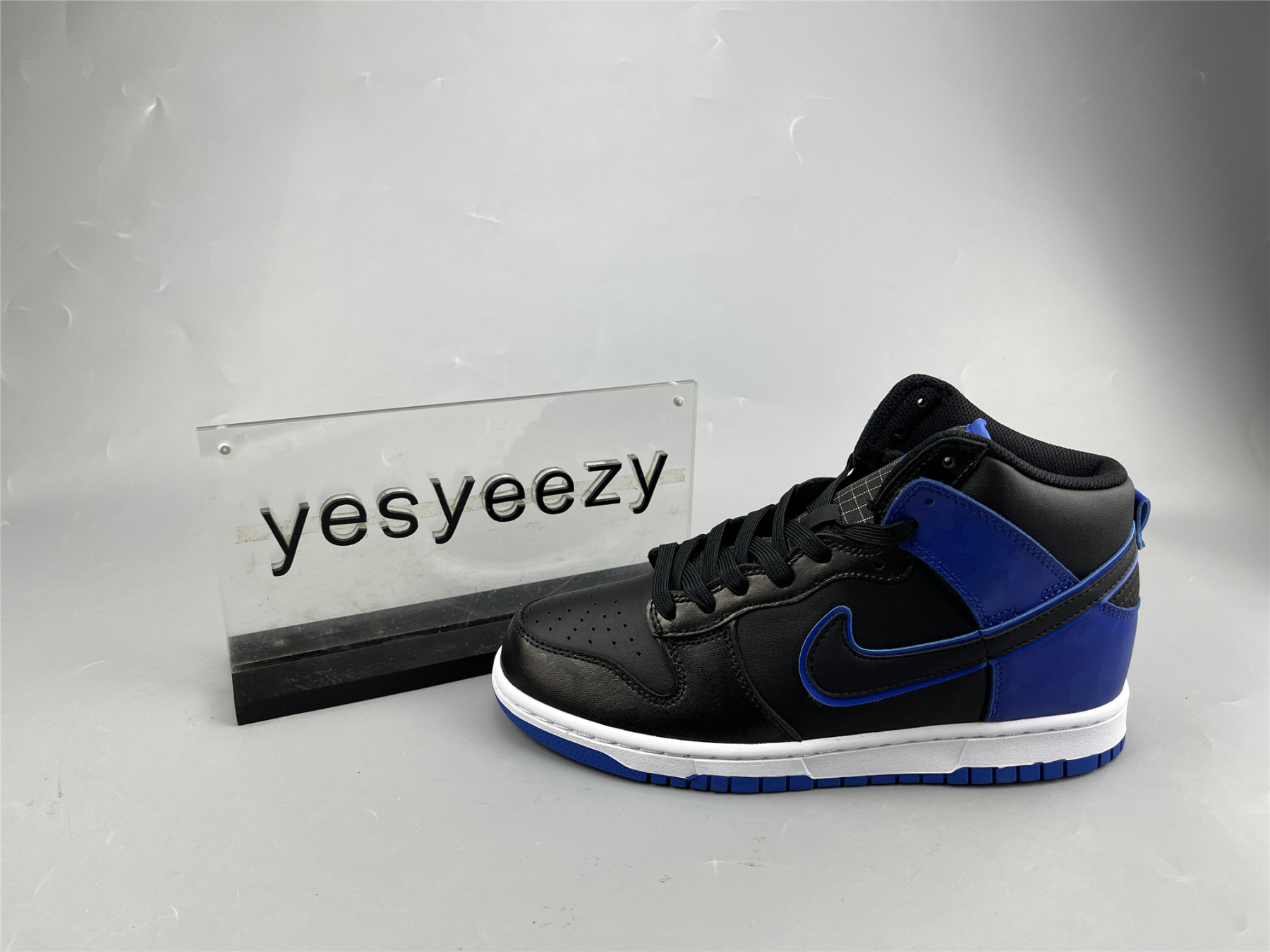 UA NIKE DUNK HIGH RETRO SE 