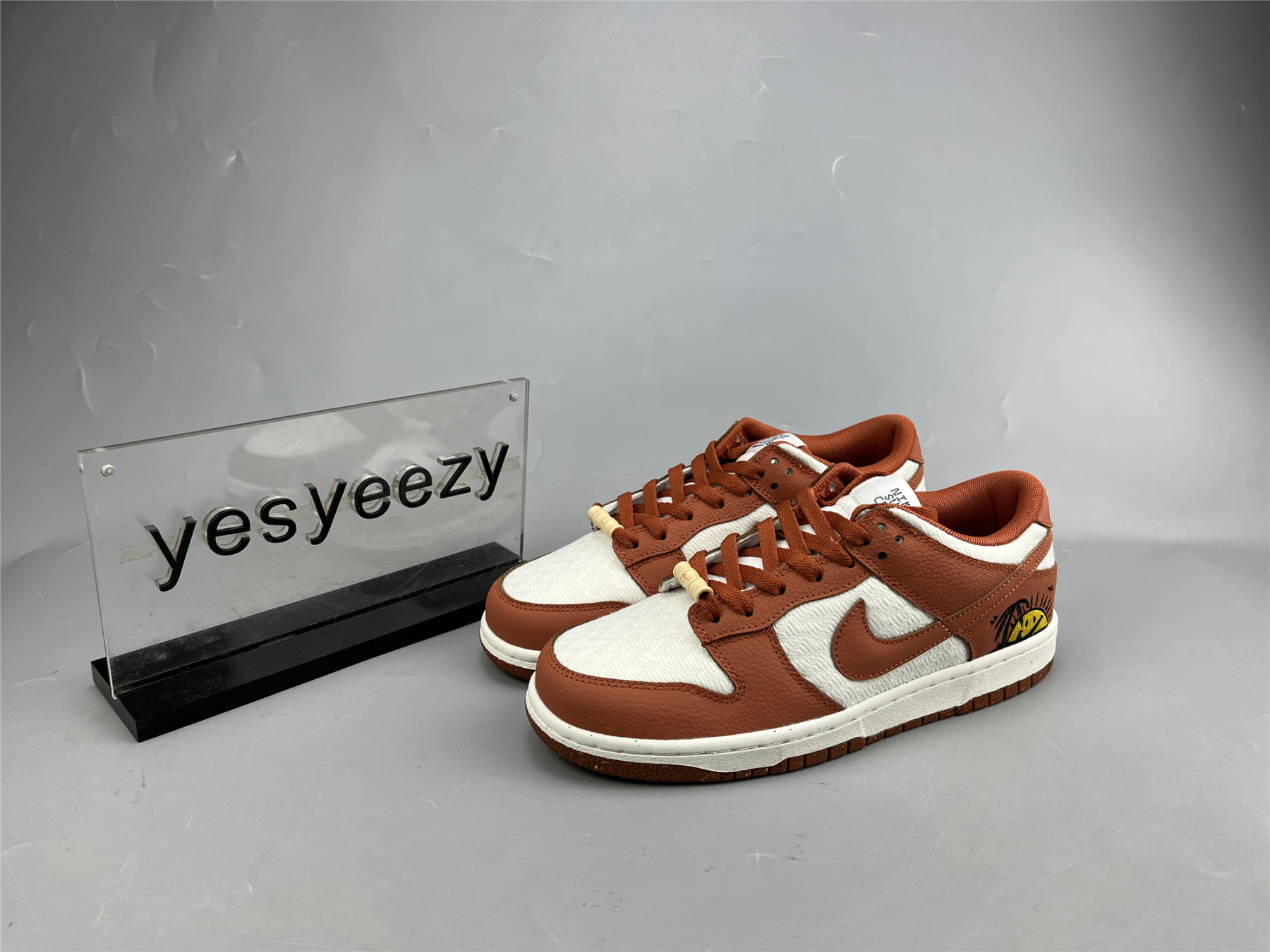 UA NIKE WMNS DUNK LOW RETRO 