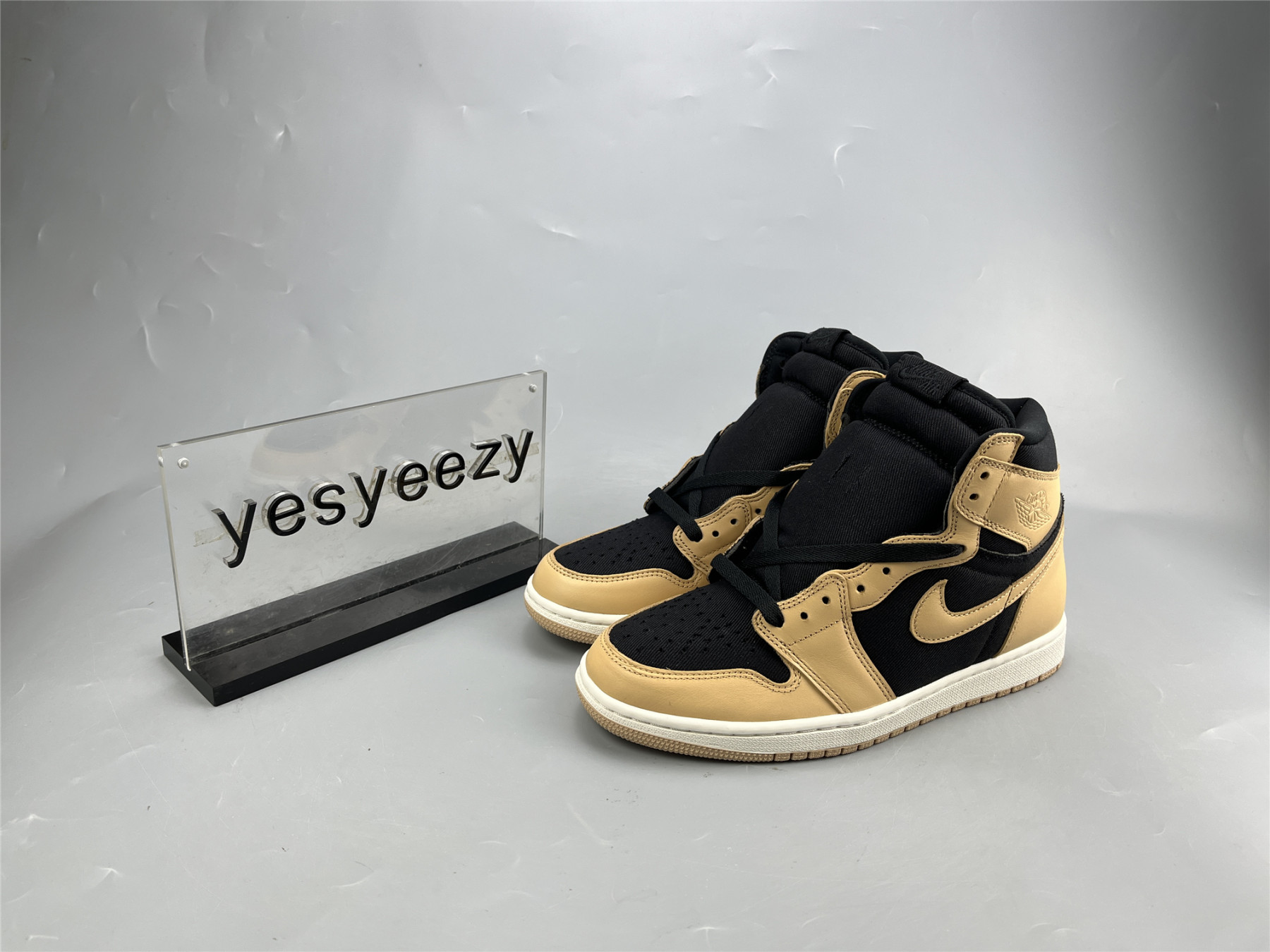 UA AIR JORDAN 1 RETRO HIGH OG 