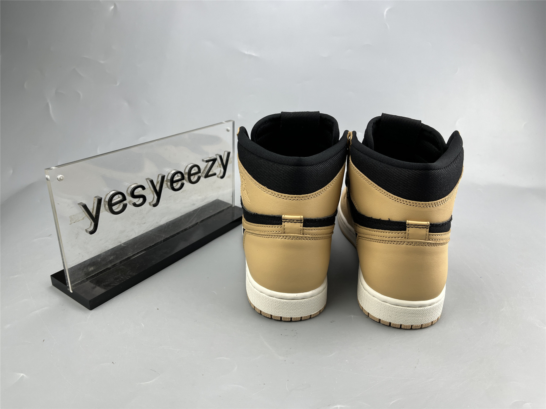 UA AIR JORDAN 1 RETRO HIGH OG 