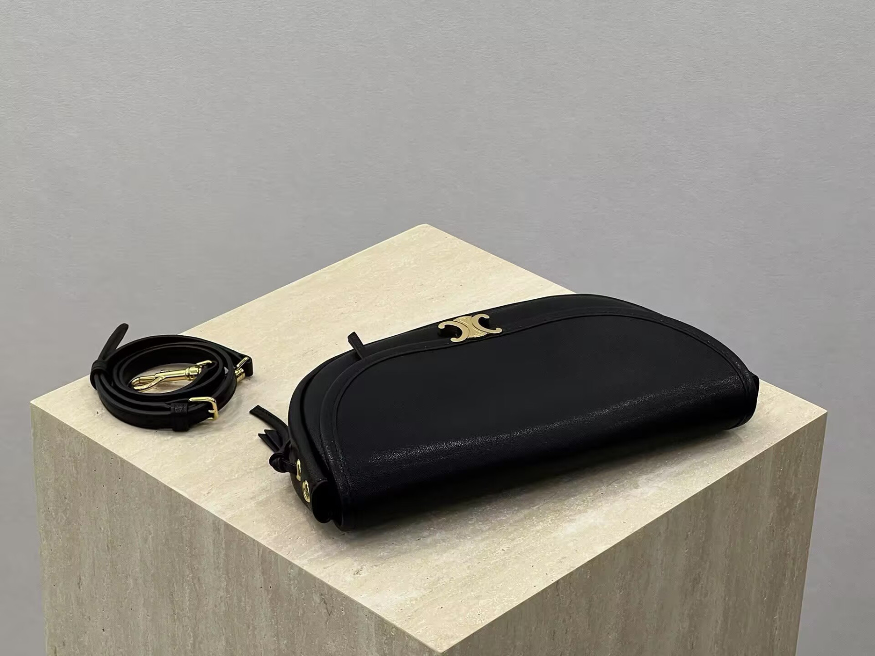 Ce1i*e HALFMOON SOFT TRIOMPHE BAG IN S*pPLE SHINY LAMBSKIN 25x13x5cm