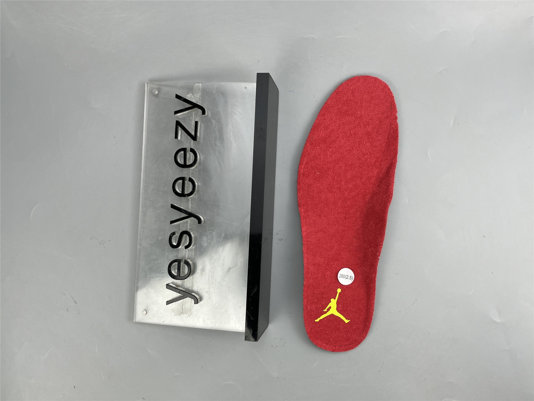 UA AIR JORDAN 4 RETRO