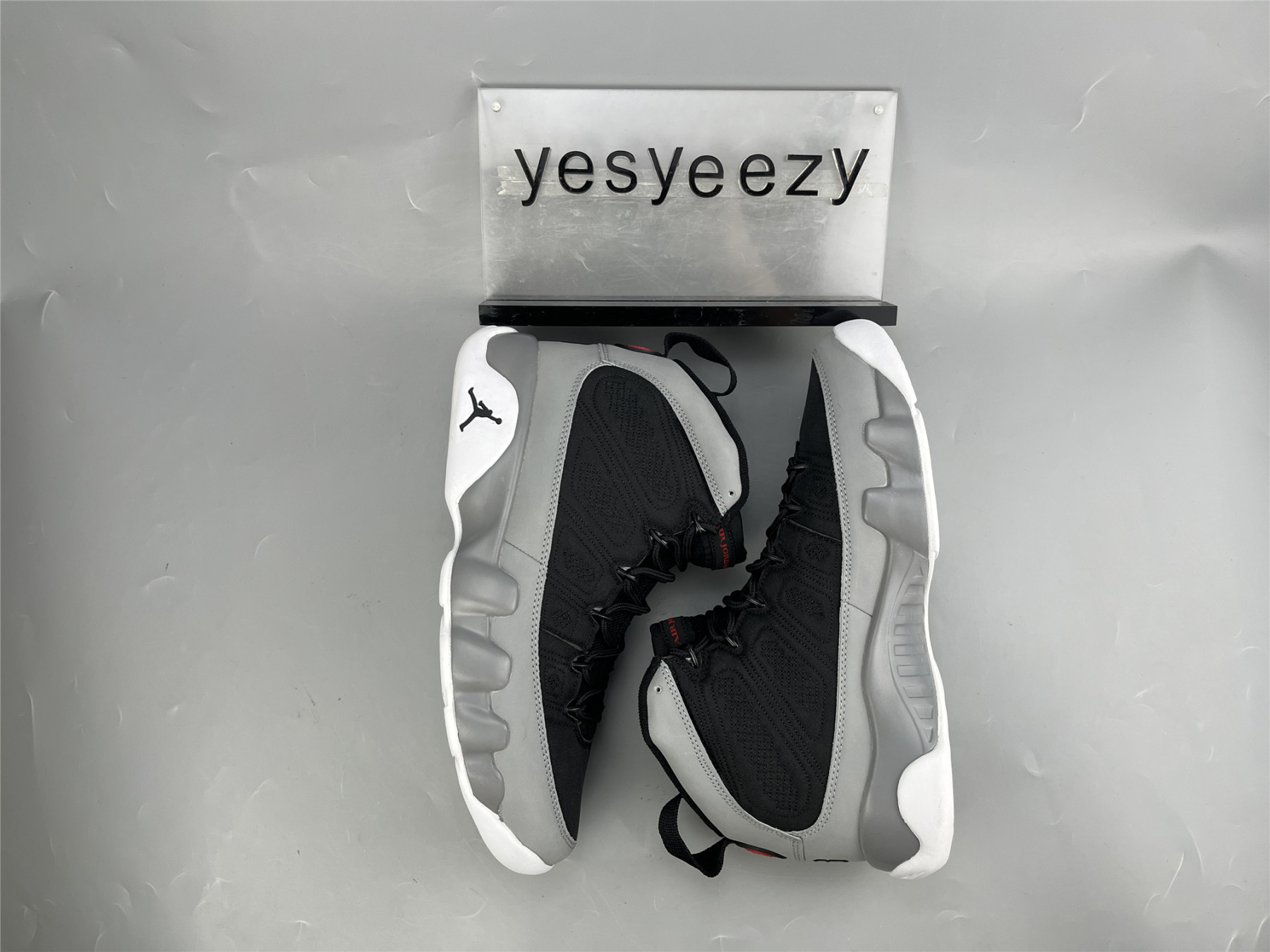 UA AIR JORDAN 9 RETRO 