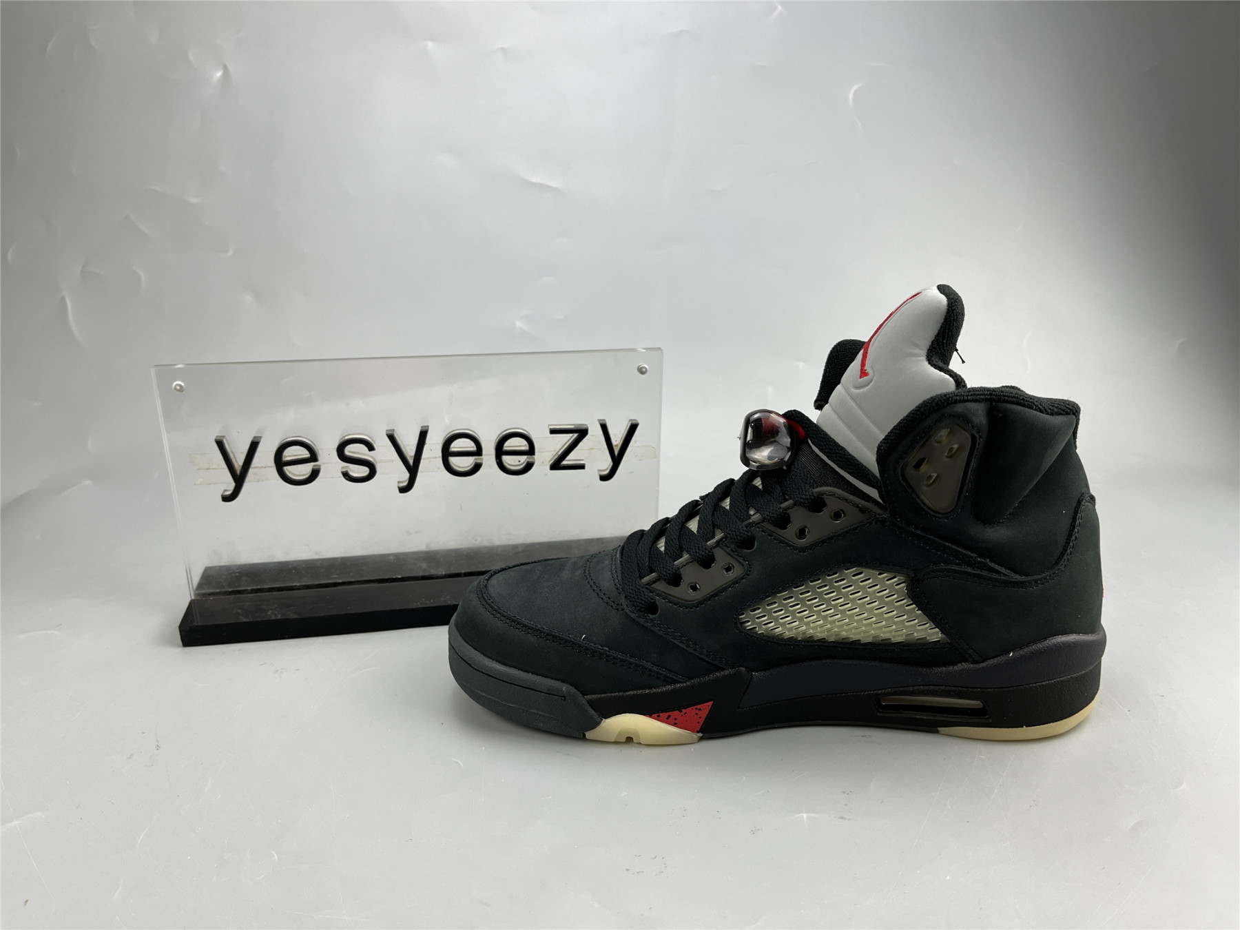 UA WMNS AIR JORDAN 5 GORE-TEX 
