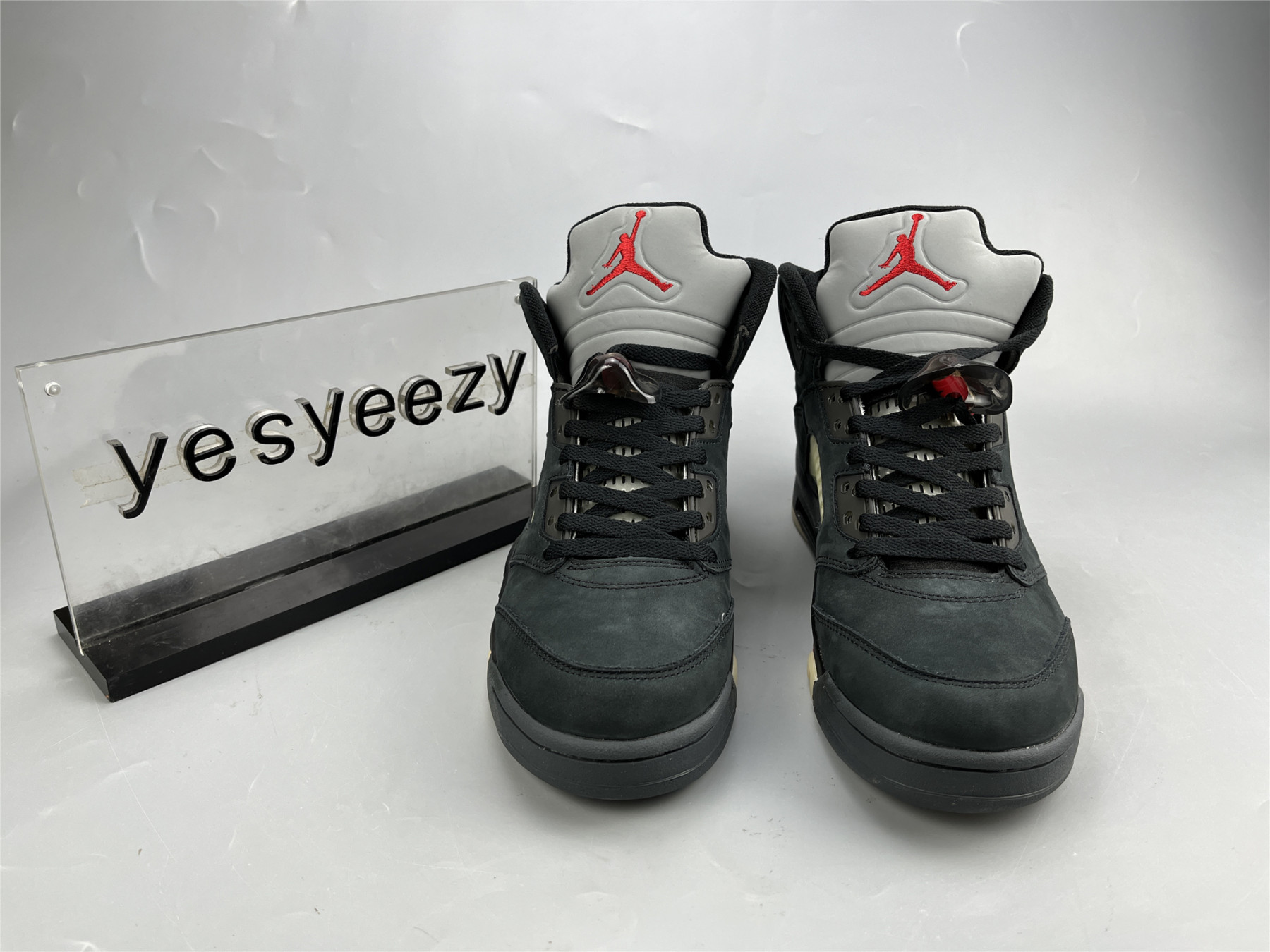 UA WMNS AIR JORDAN 5 GORE-TEX 