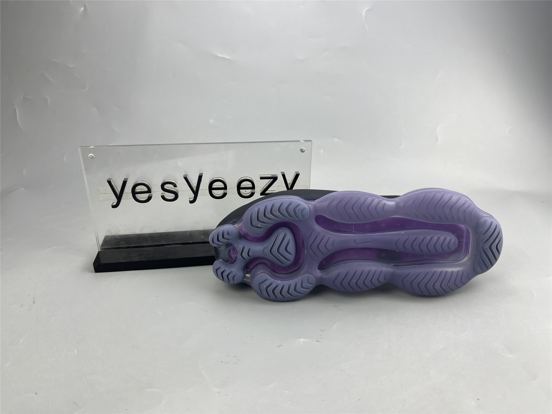 UA NIKE AIR MAX SCORPION 