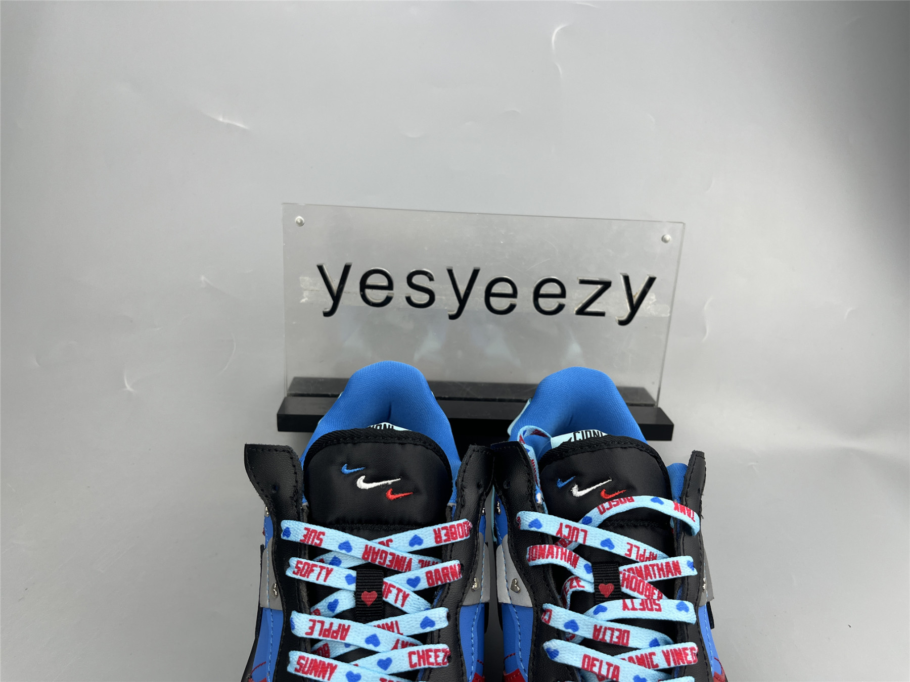 UA NIKE AIR FORCE 1 FONTANKA 