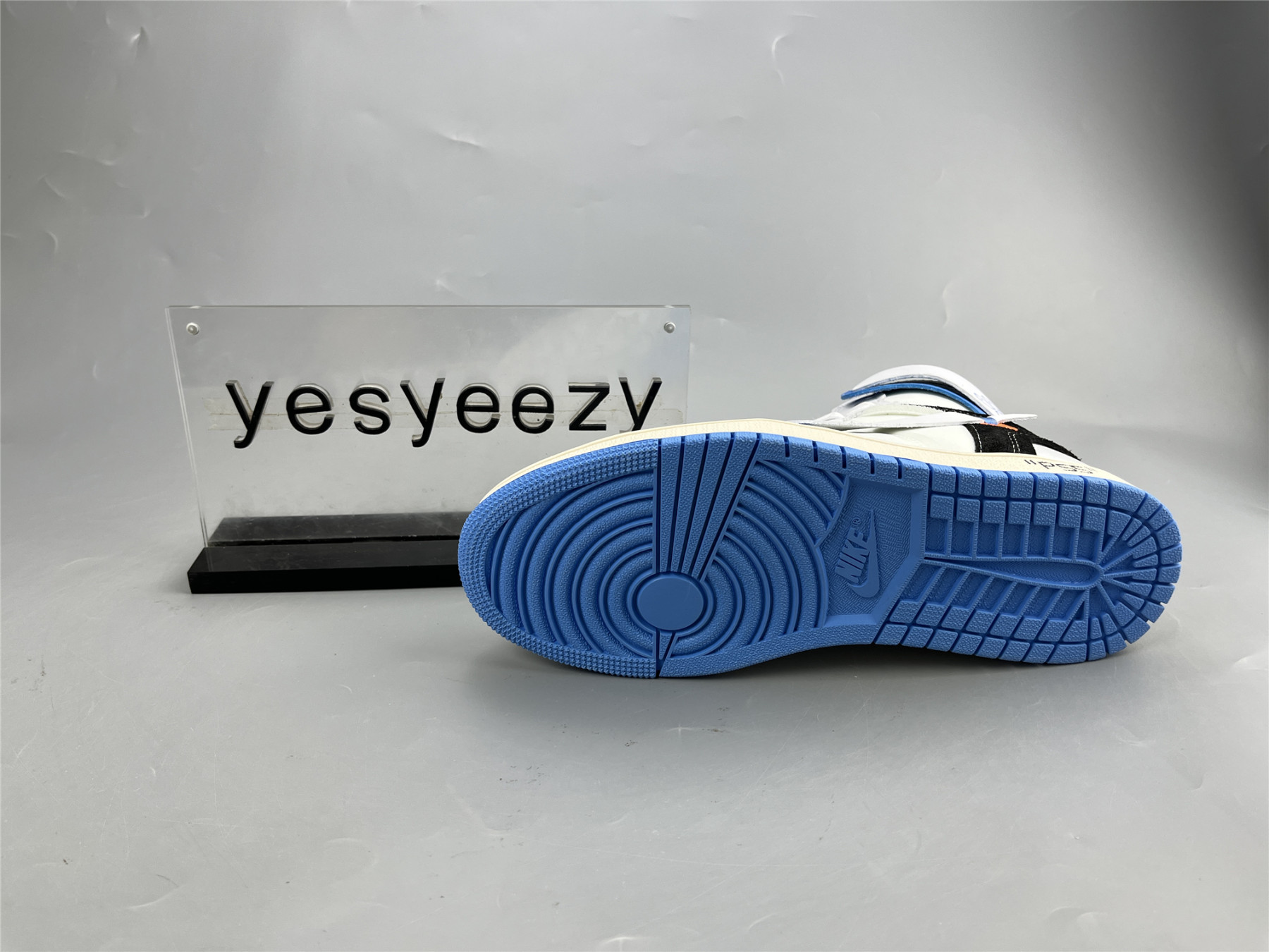 UA AIR JORDAN 1 OFF WHITE NRG