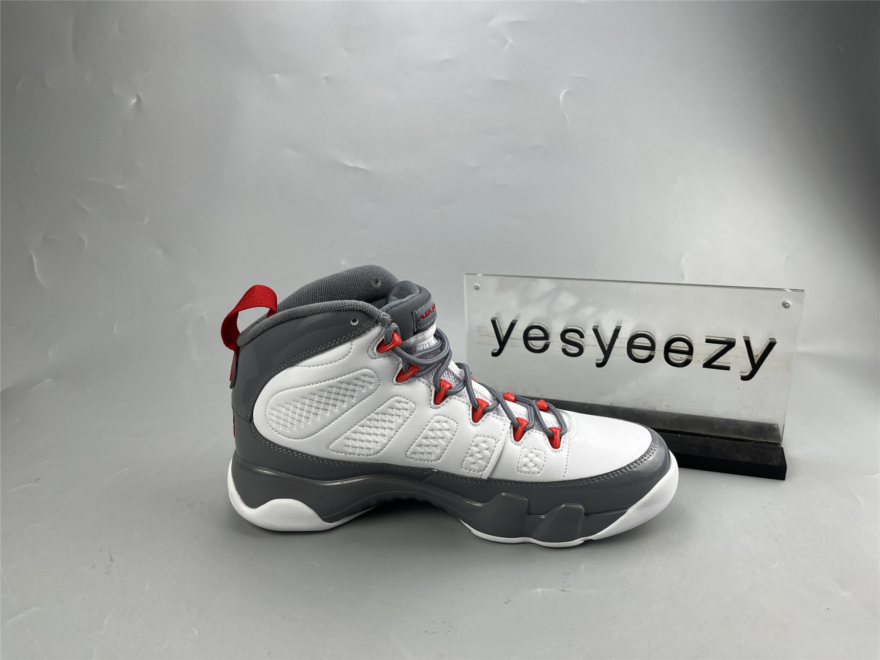 UA AIR JORDAN 9 RETRO 