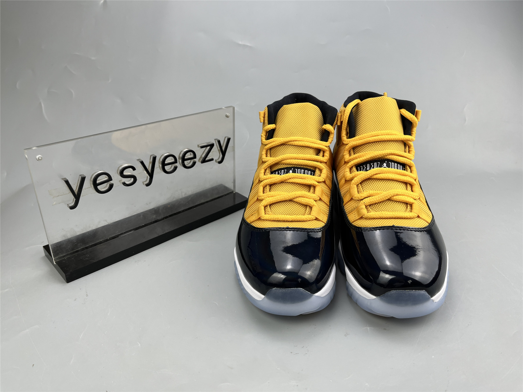 UA AIR JORDAN 11 RETRO BLACK YELLOW