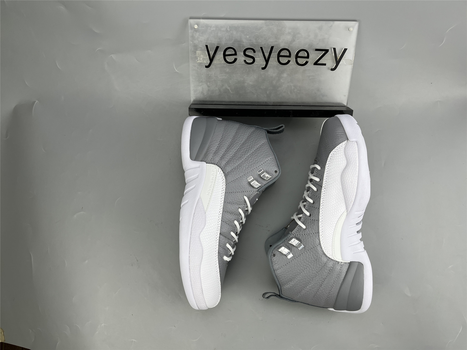 UA AIR JORDAN 12 RETRO 