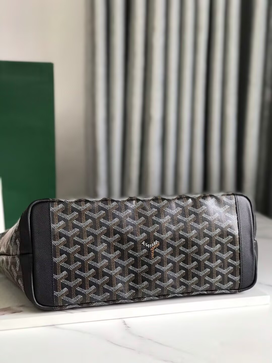 G09ard Artois Bag 25 x14 x30CM