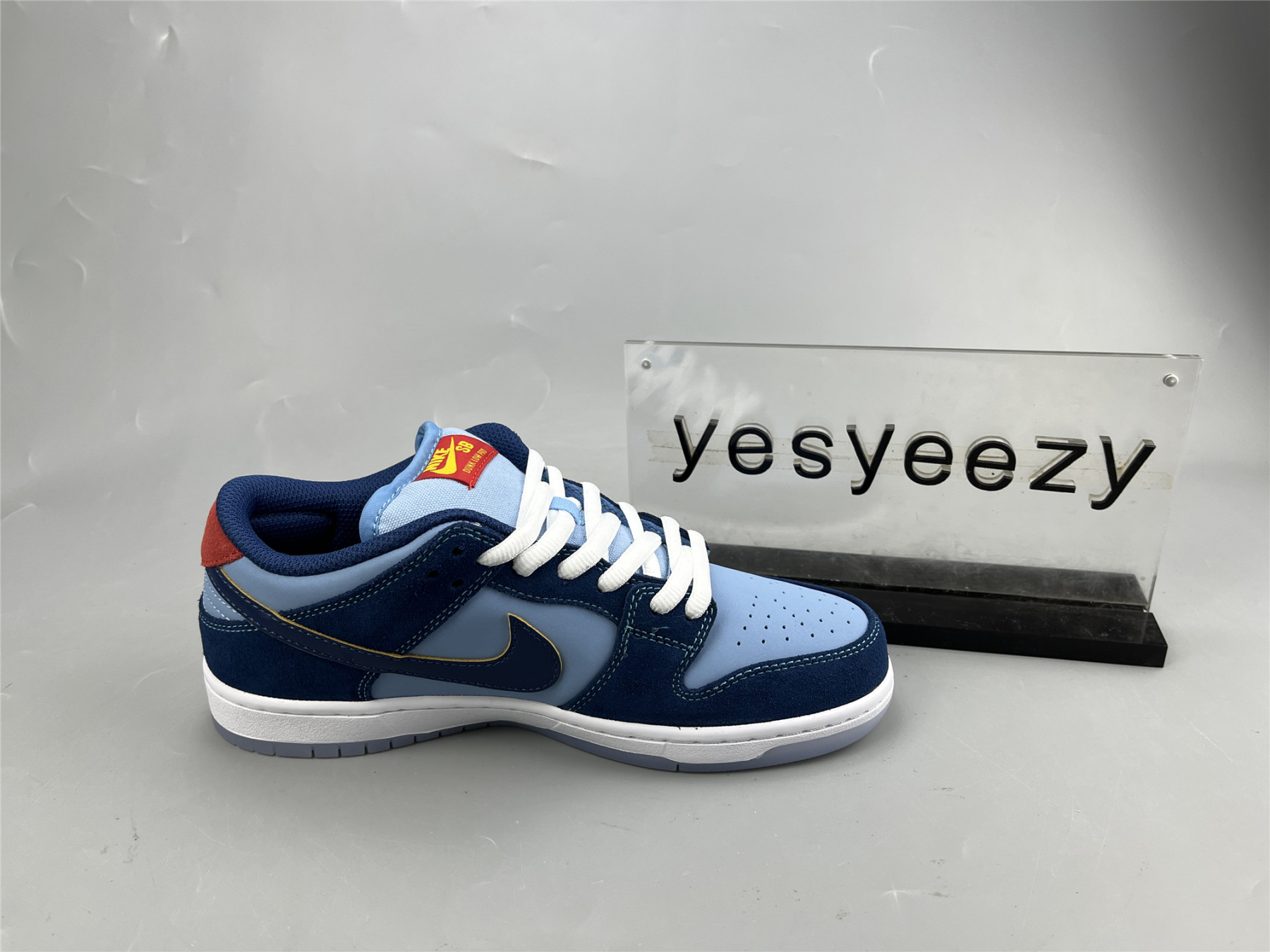 UA WHY SO SAD? X DUNK LOW SB 