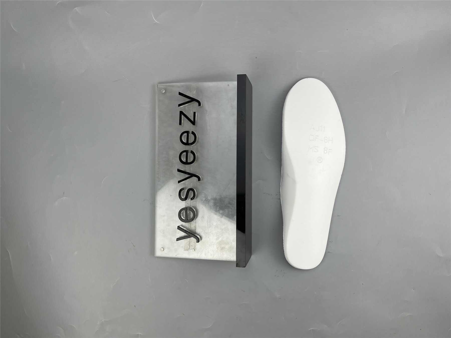 UA WMNS AIR JORDAN 12 RETRO 