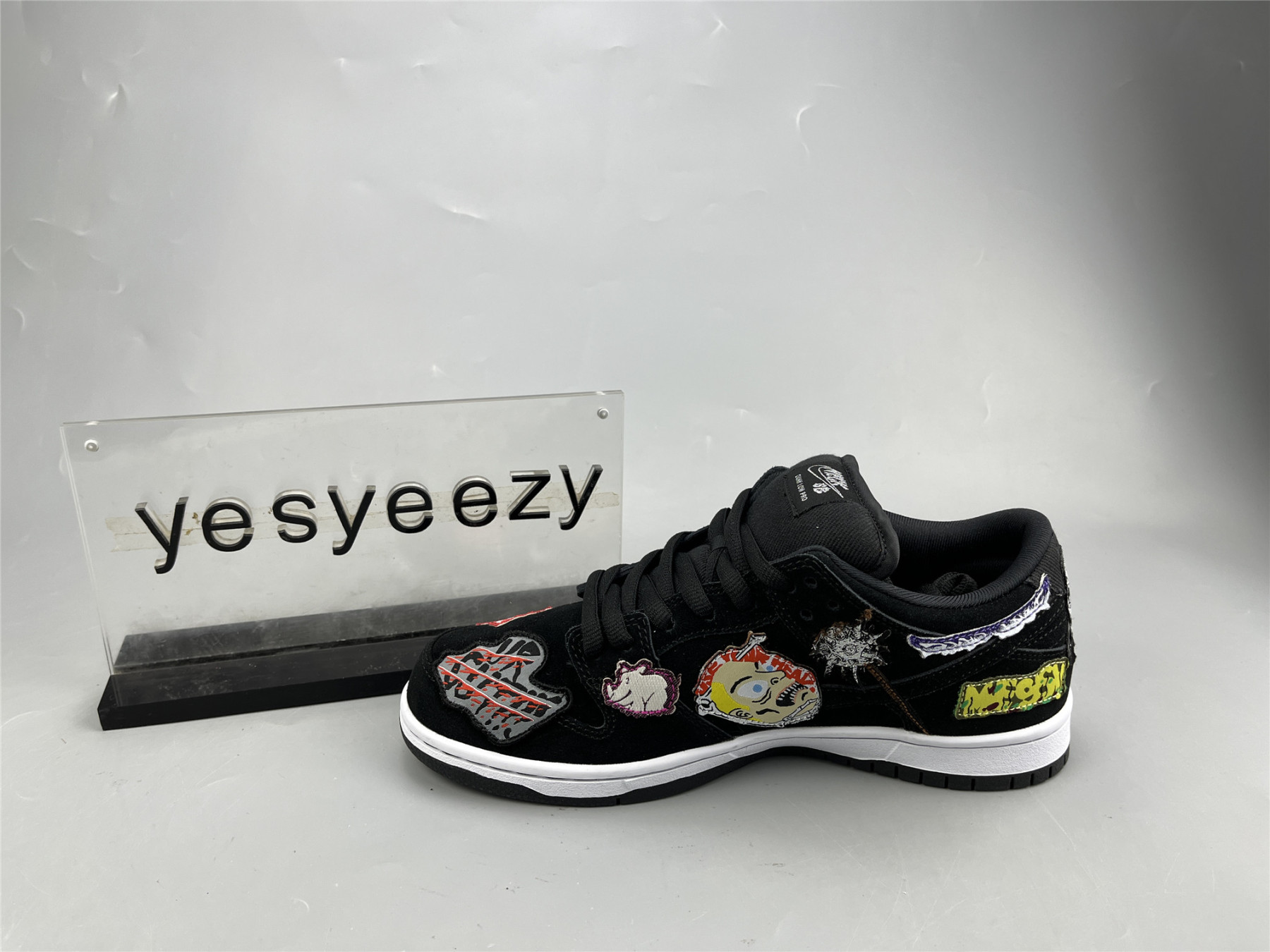 ua nike neckFa*e x dunk low pro sb