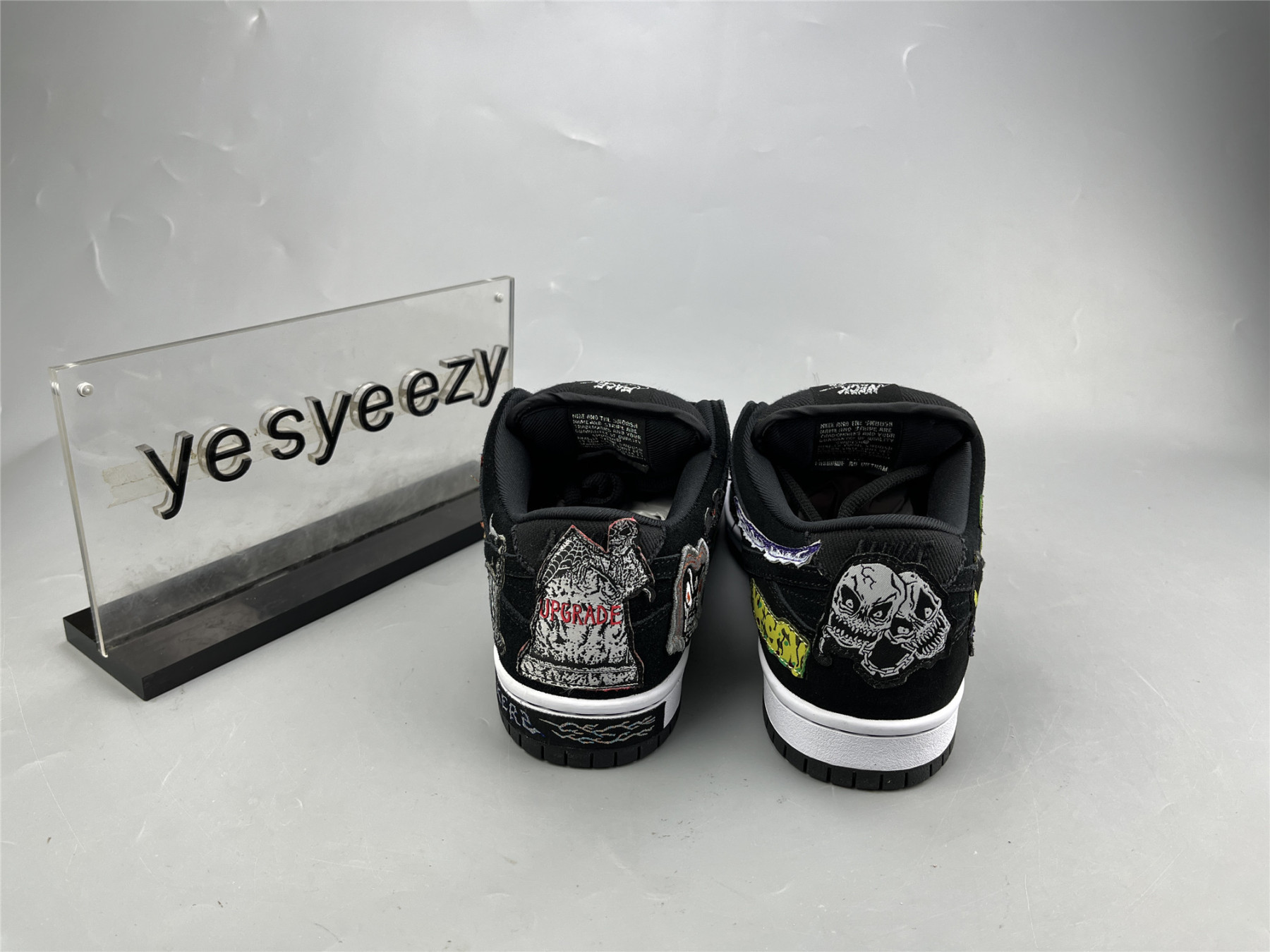 ua nike neckFa*e x dunk low pro sb