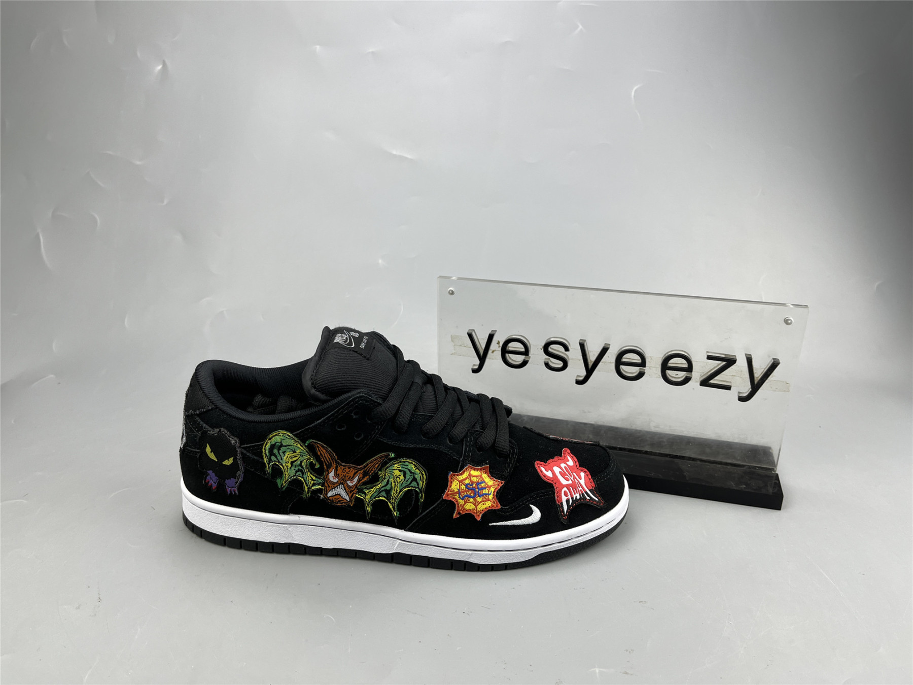 ua nike neckFa*e x dunk low pro sb