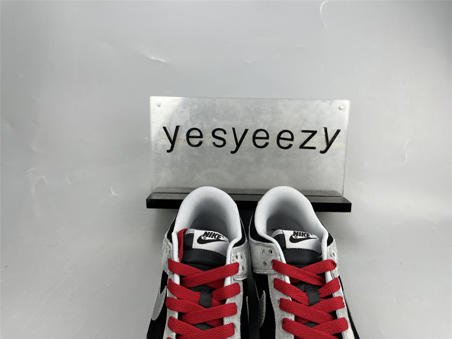 UA NIKE DUNK LOW GREY BLACK