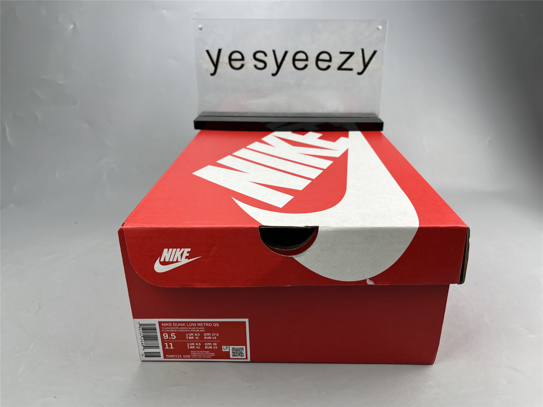 UA NIKE DUNK LOW RETRO QS 