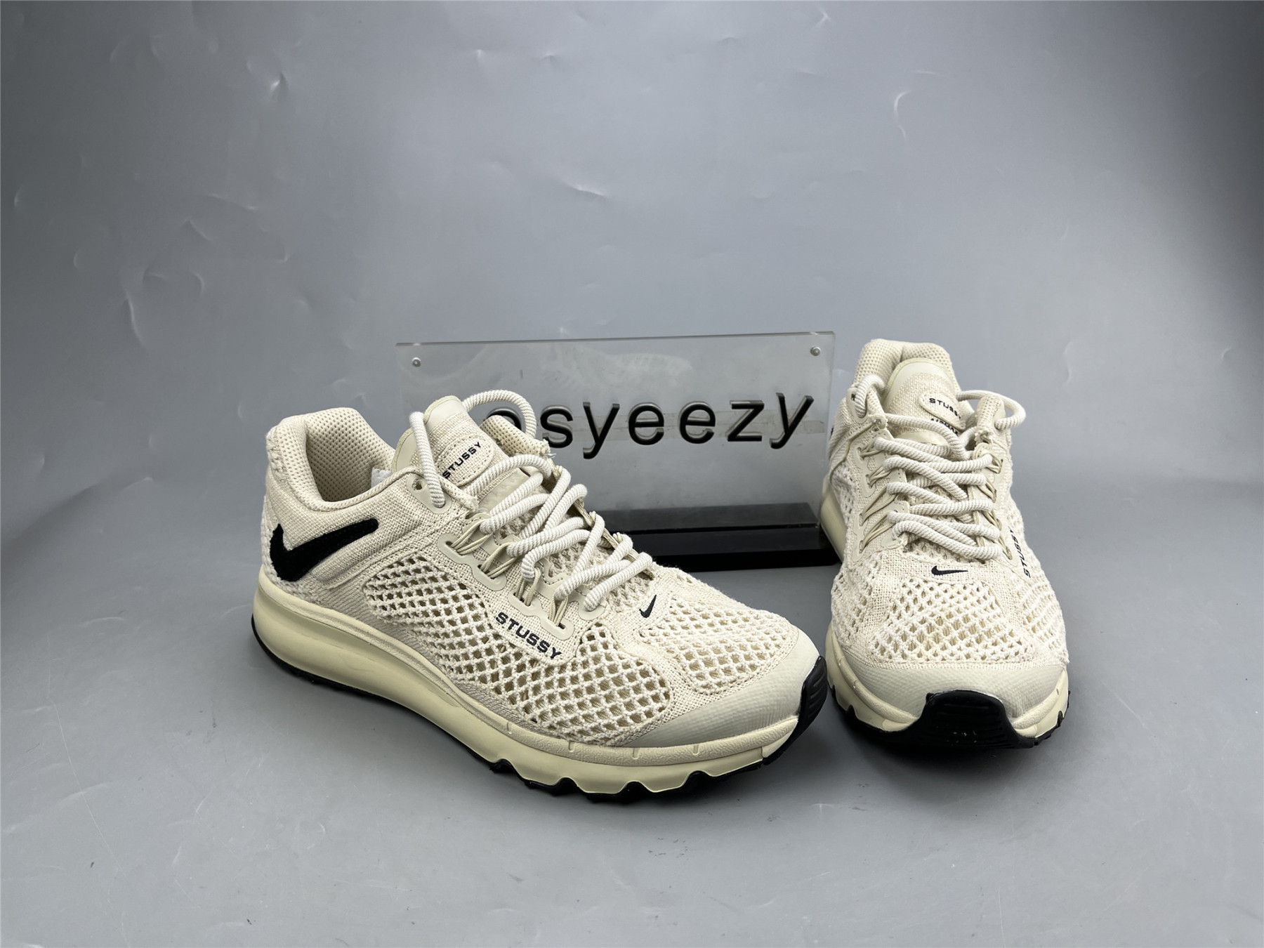 UA NIKE STUSSY X AIR MAX 2013 