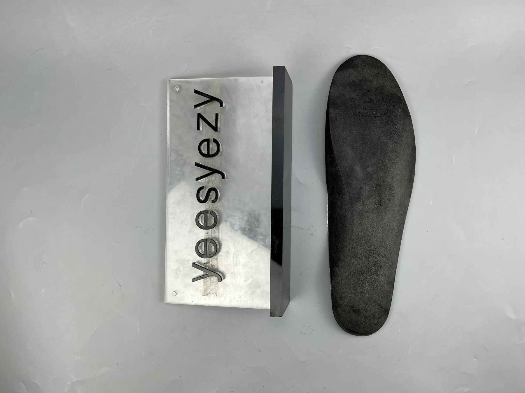 UA A MA MANIÃ‰RE X WMNS AIR JORDAN 12 RETRO 