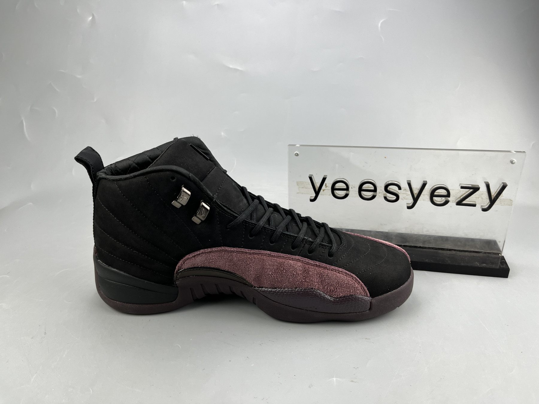 UA A MA MANIÃ‰RE X WMNS AIR JORDAN 12 RETRO 