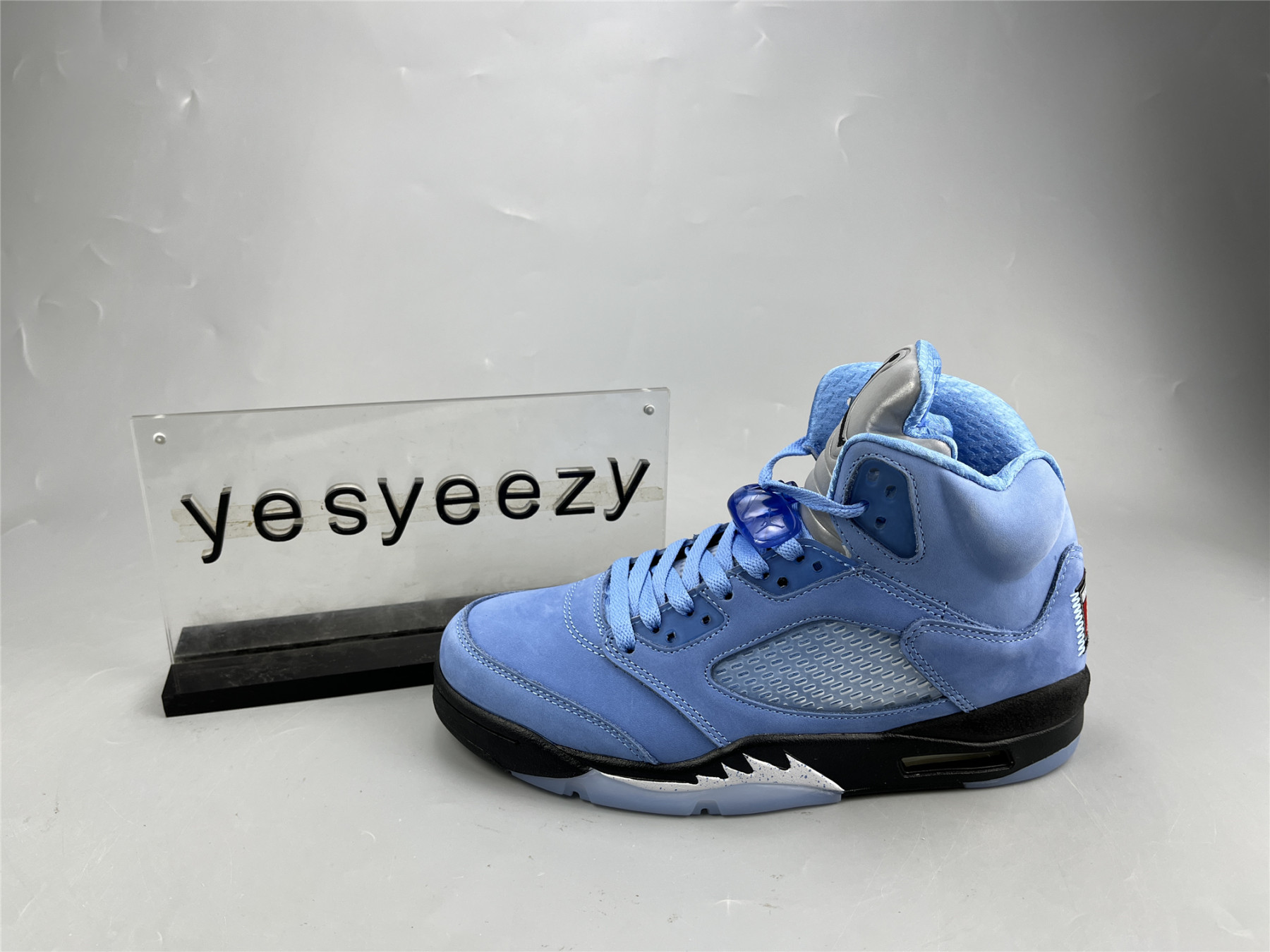 UA AIR JORDAN 5 RETRO "UNC"