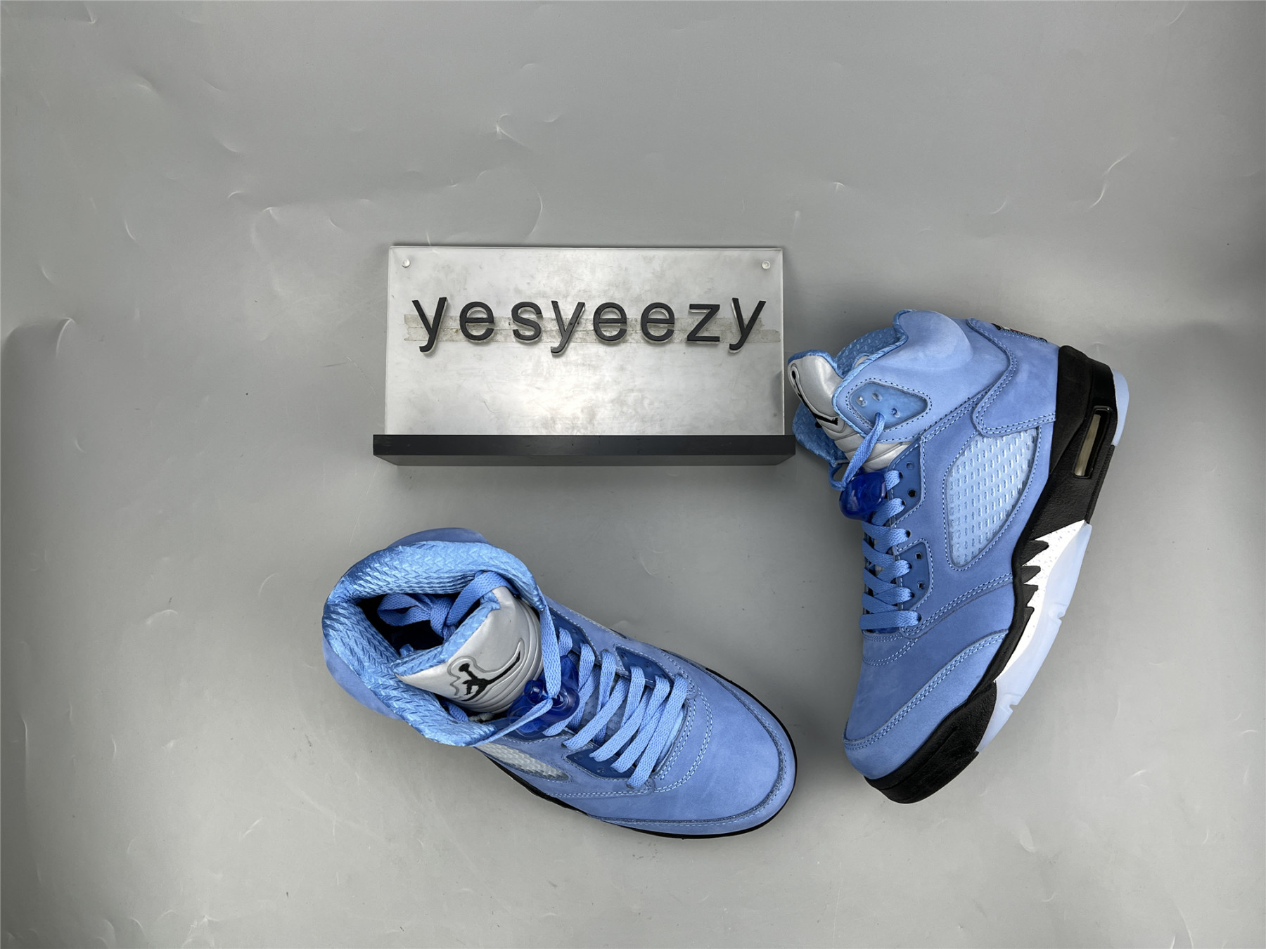 UA AIR JORDAN 5 RETRO "UNC"