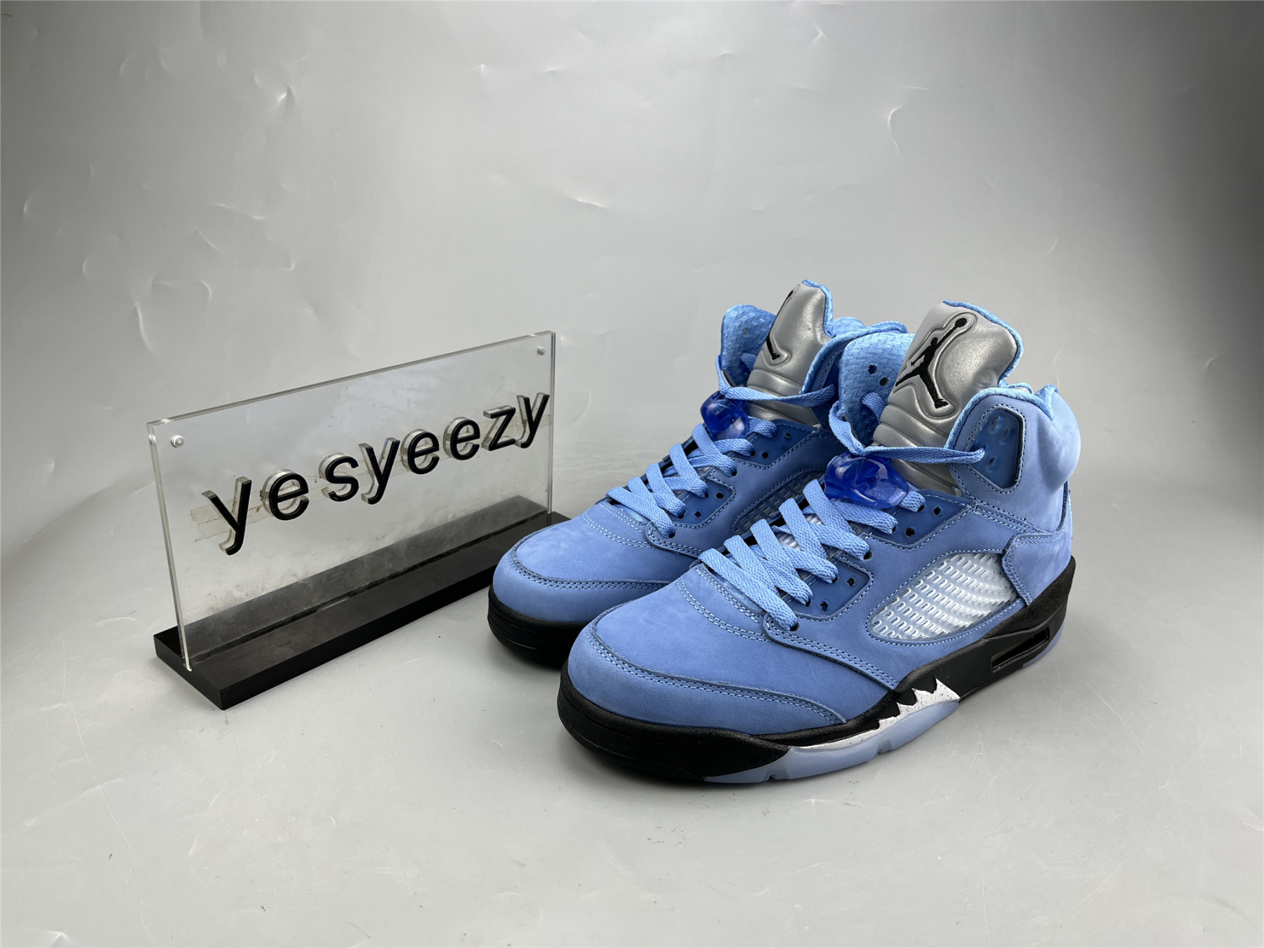 UA AIR JORDAN 5 RETRO "UNC"