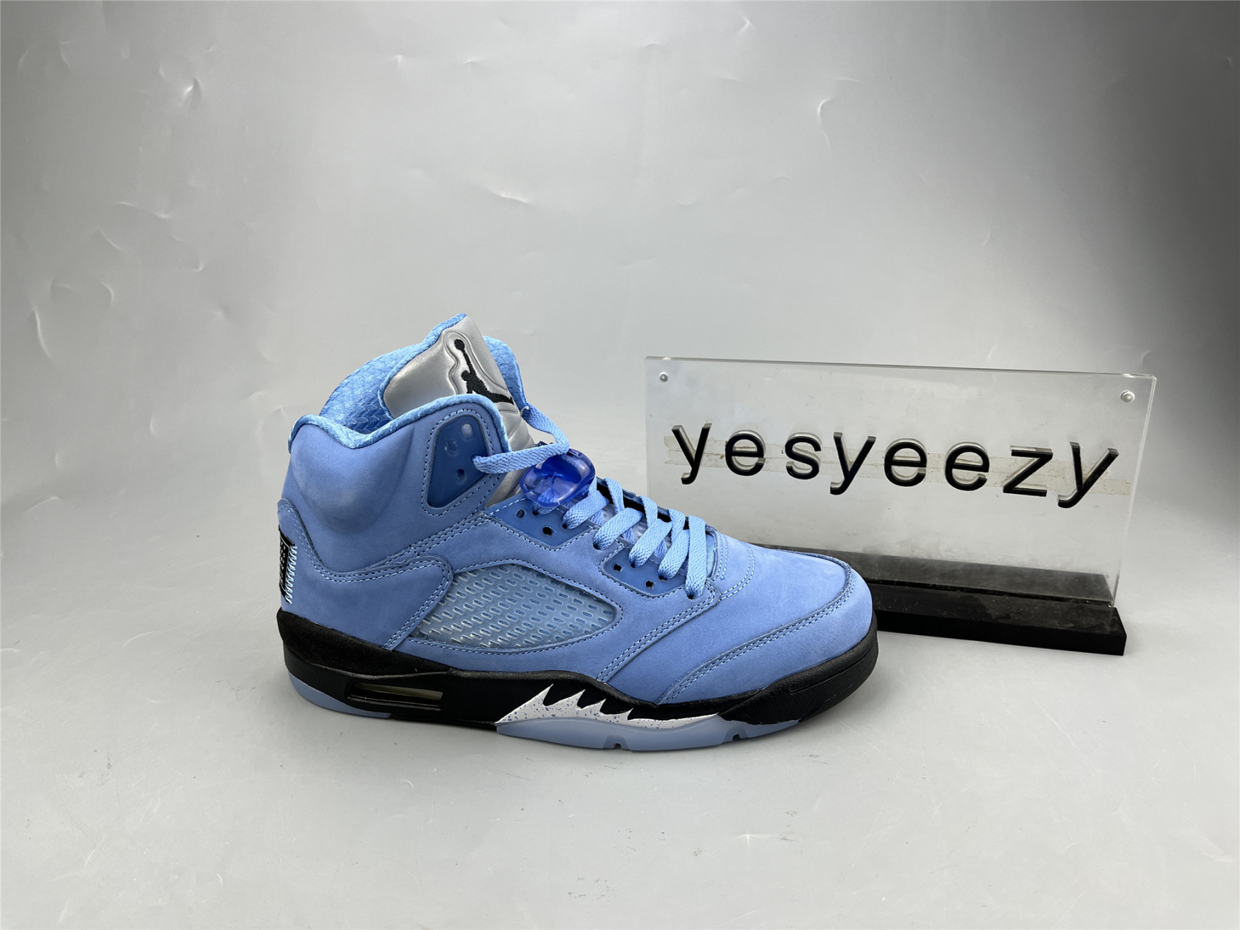 UA AIR JORDAN 5 RETRO "UNC"