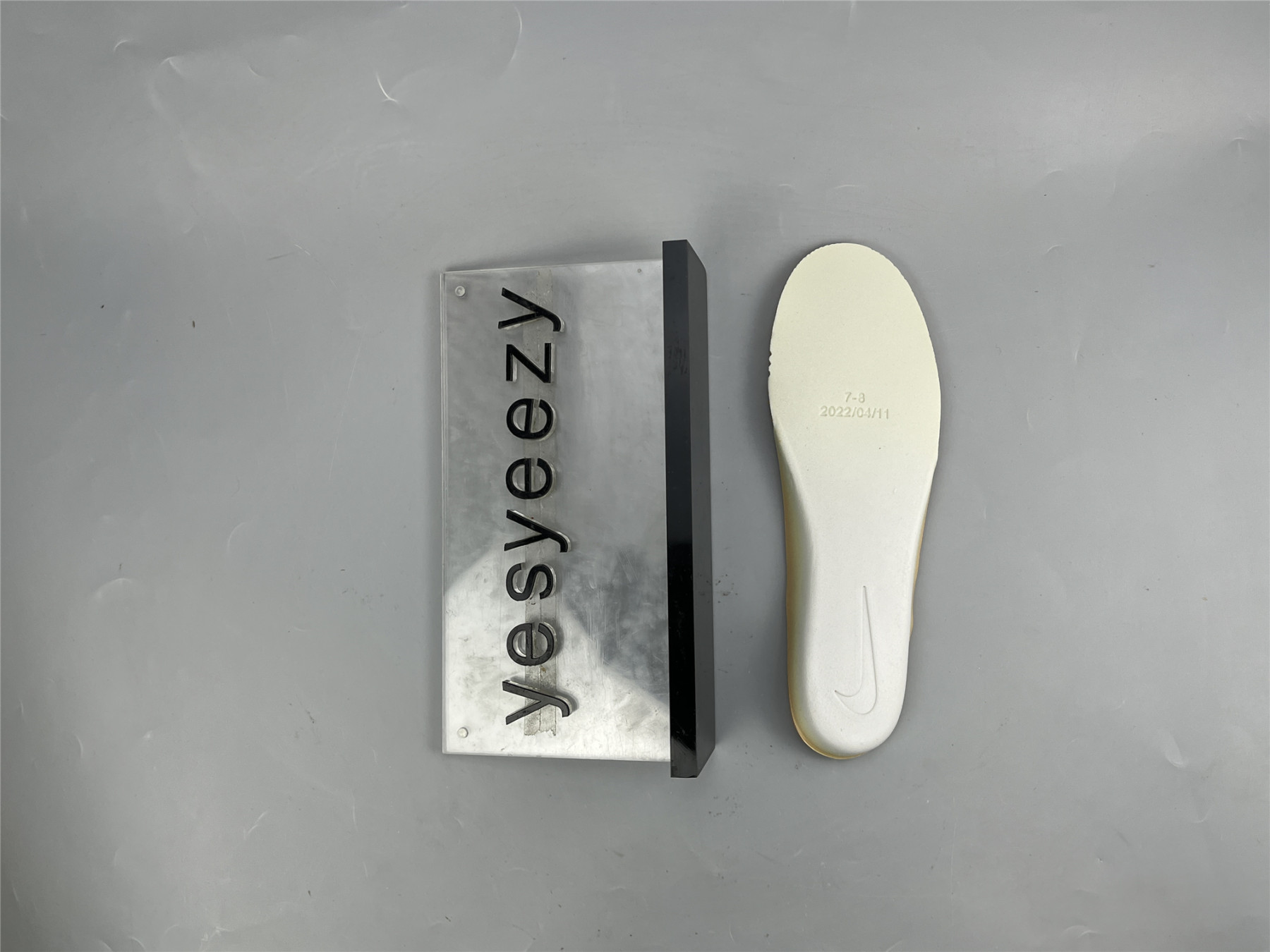 UA NIKE DUNK LOW GRAY