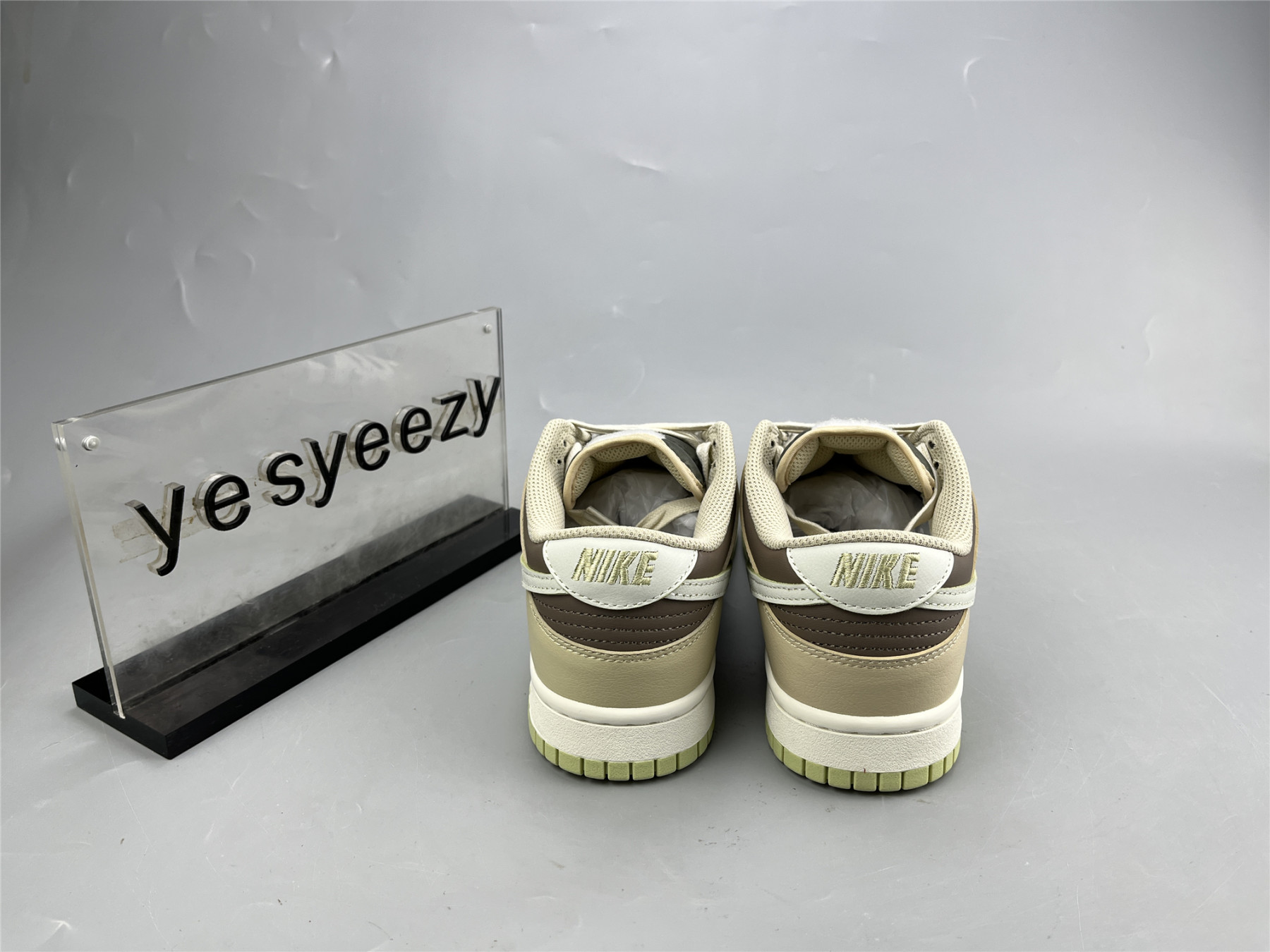 UA NIKE DUNK LOW MOCHA