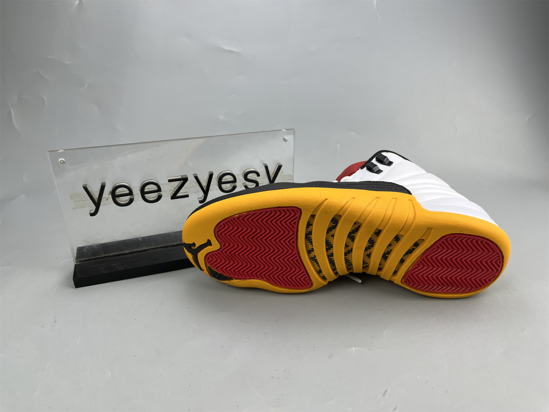 UA AIR JORDAN 12 RETRO 