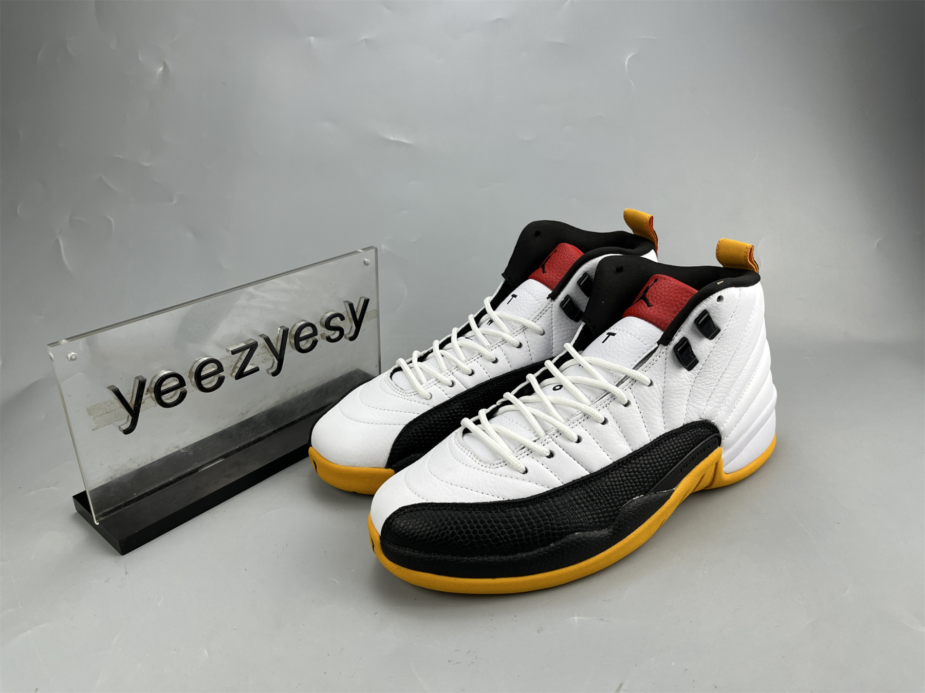 UA AIR JORDAN 12 RETRO 