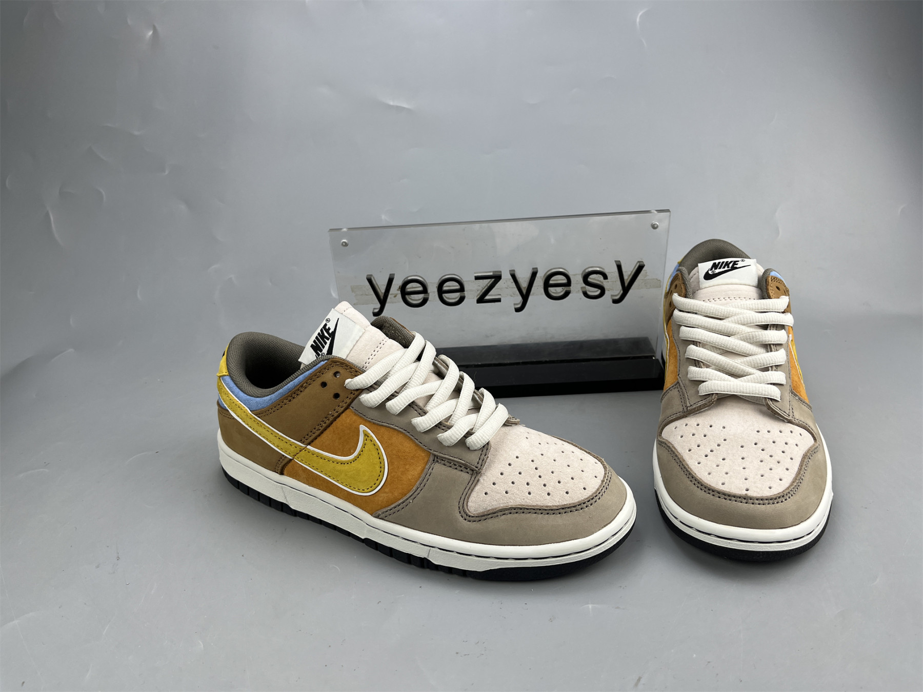 UA NIKE DUNK CAFE BRUN CLAIR