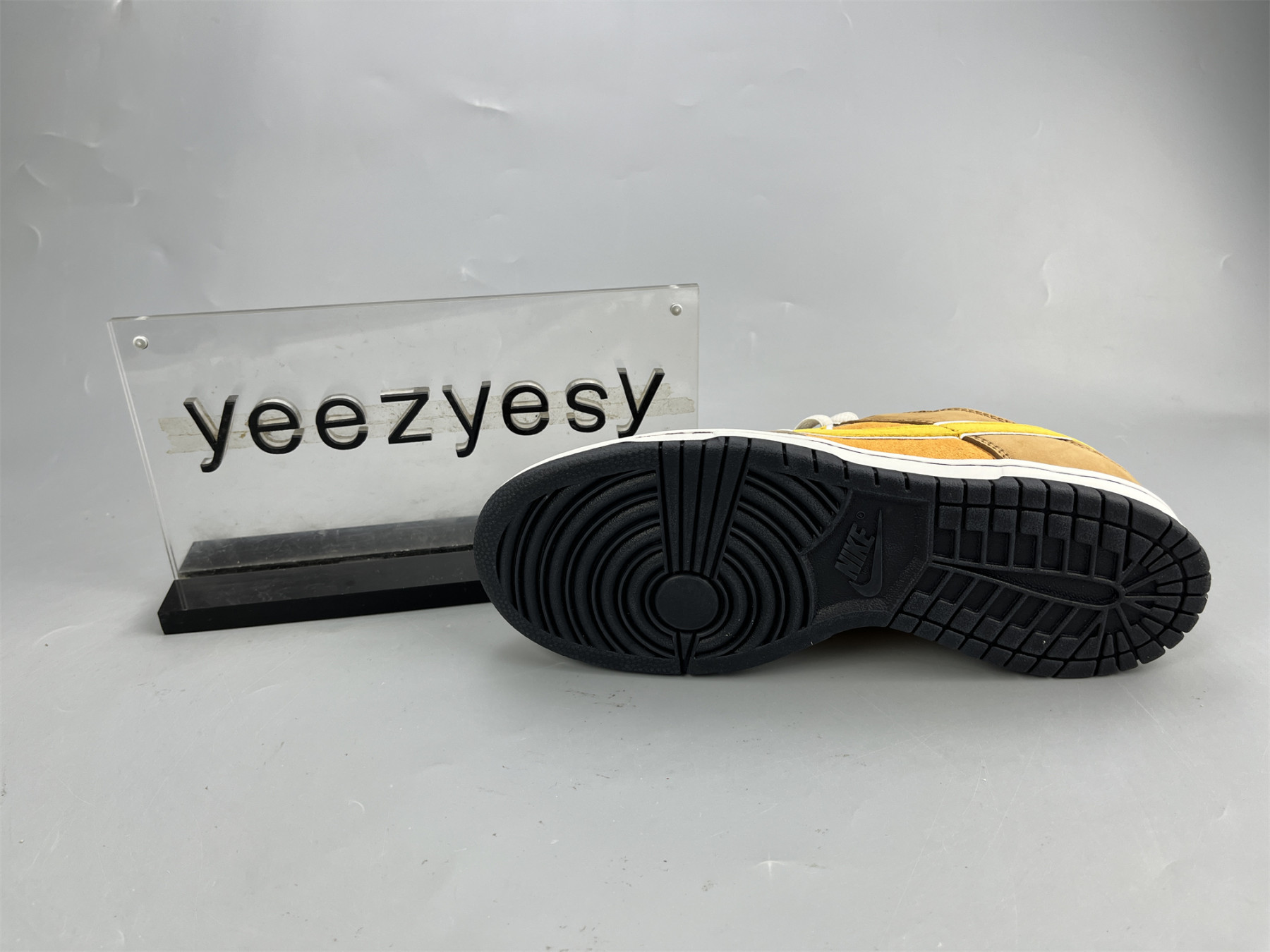 UA NIKE DUNK CAFE BRUN CLAIR