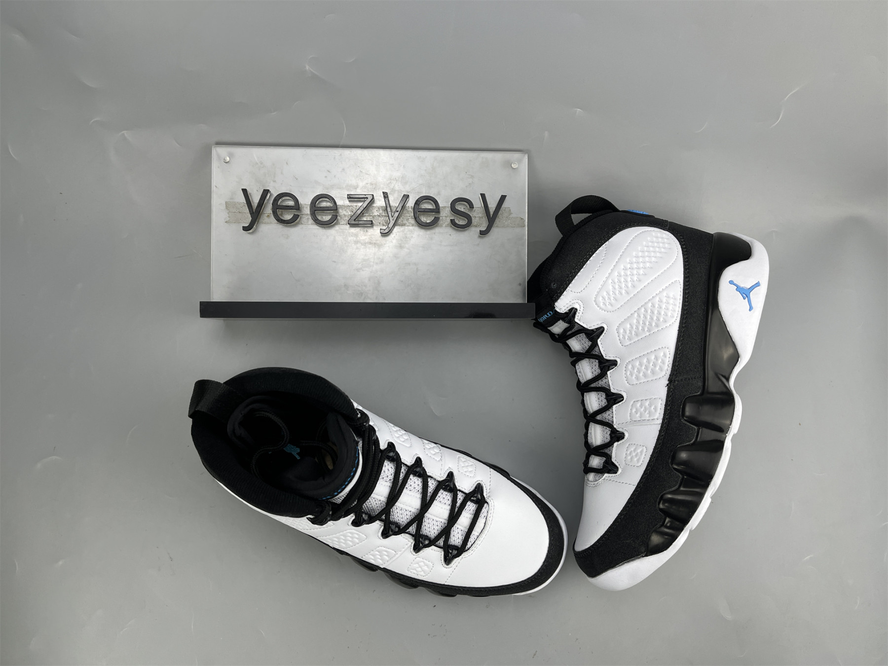 UA AIR JORDAN 9 RETRO 