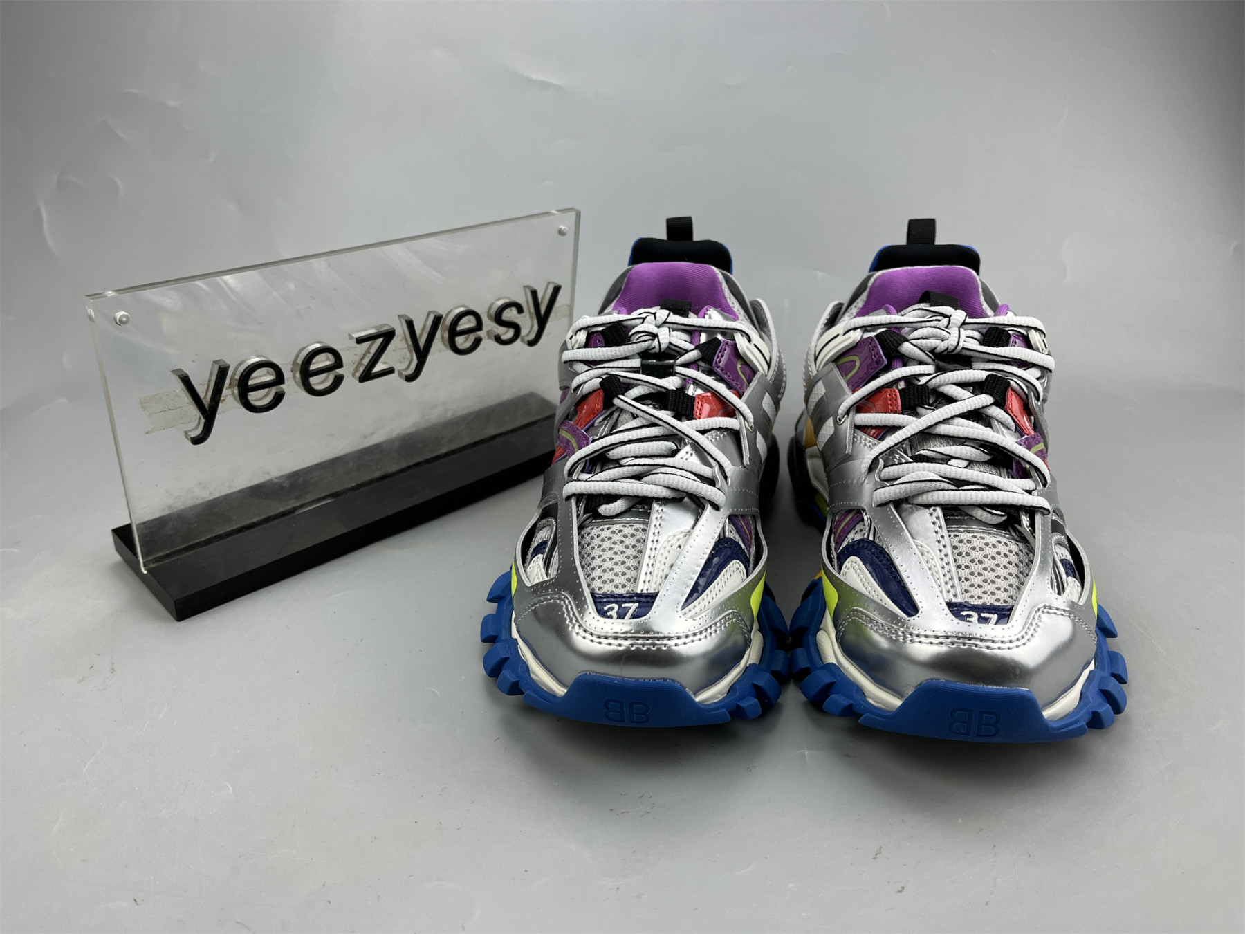 UA SNEAKER SILVER COLORBLOCK