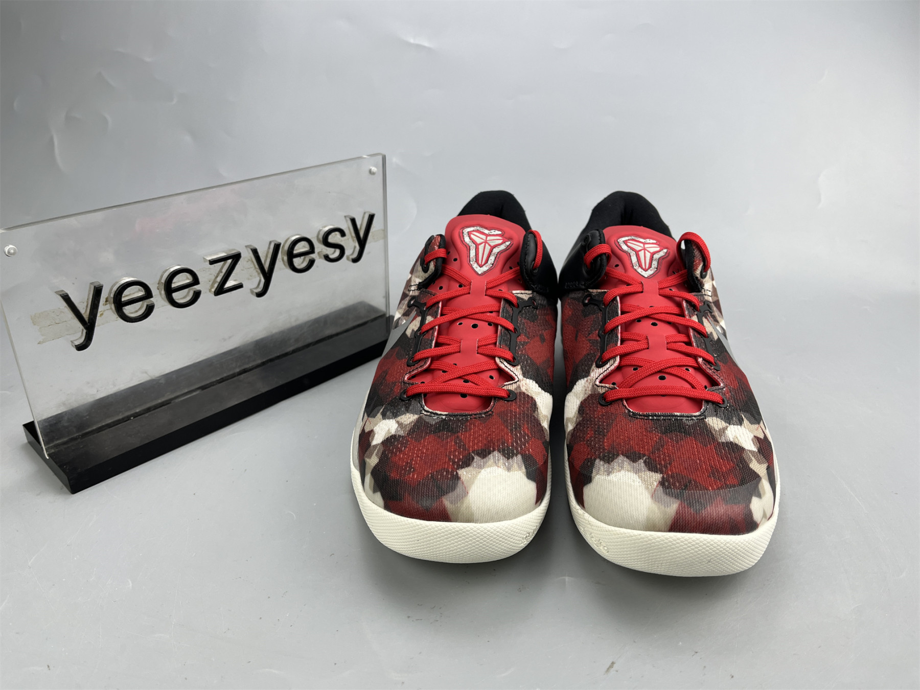 UA NIKE KOBE 8 SYSTEM 