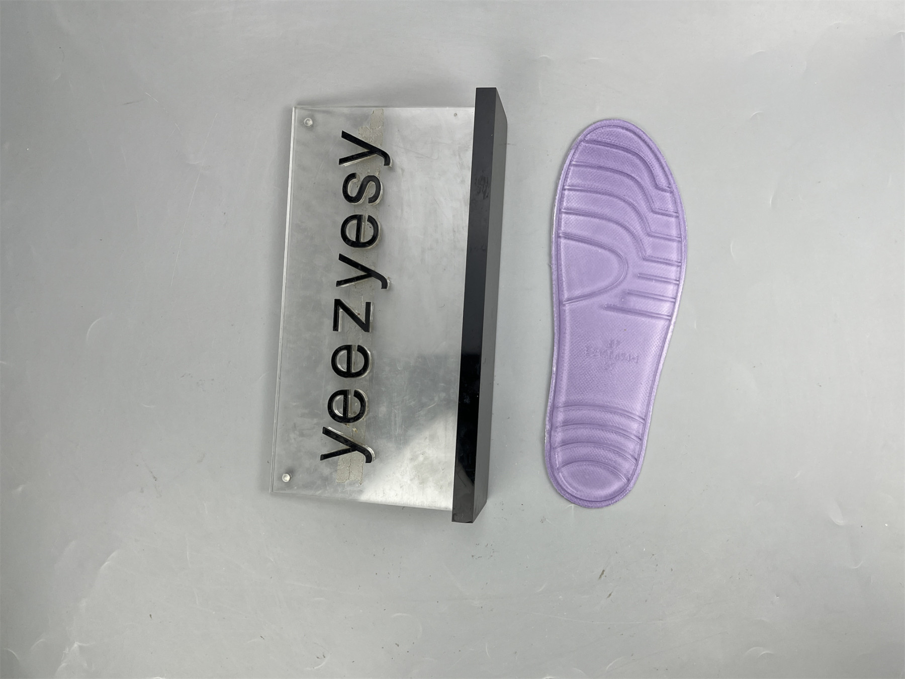 UA TRACK LILAC BLACK