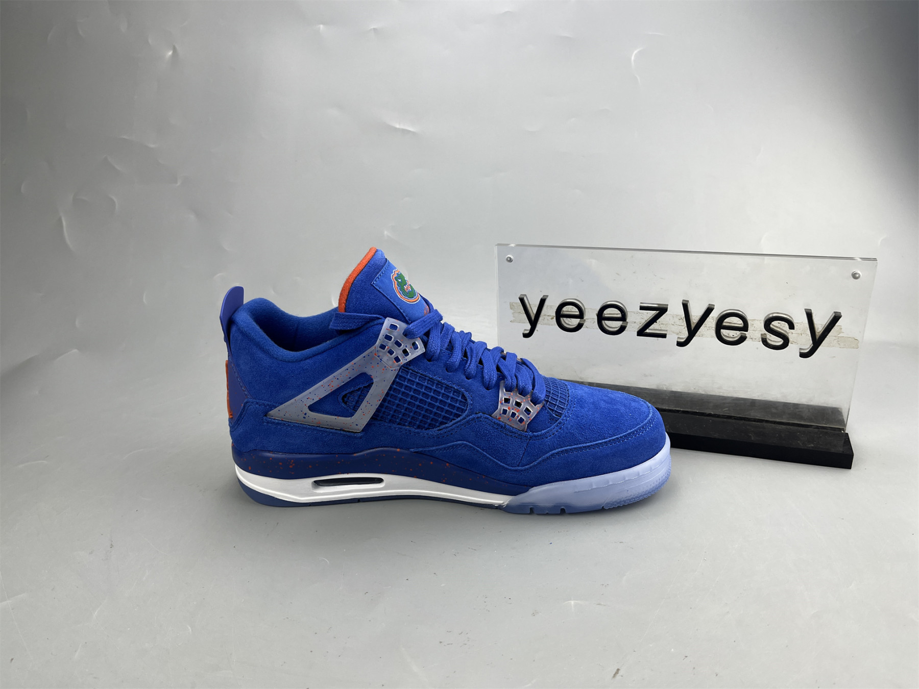 UA AIR JORDAN 4