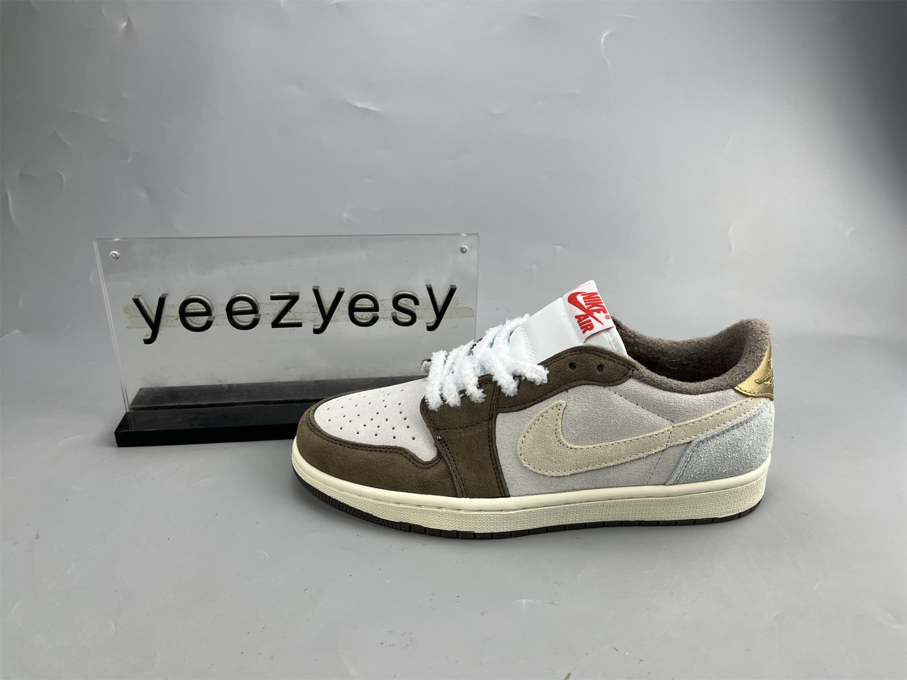 UA AIR JORDAN 1 RETRO LOW OG 