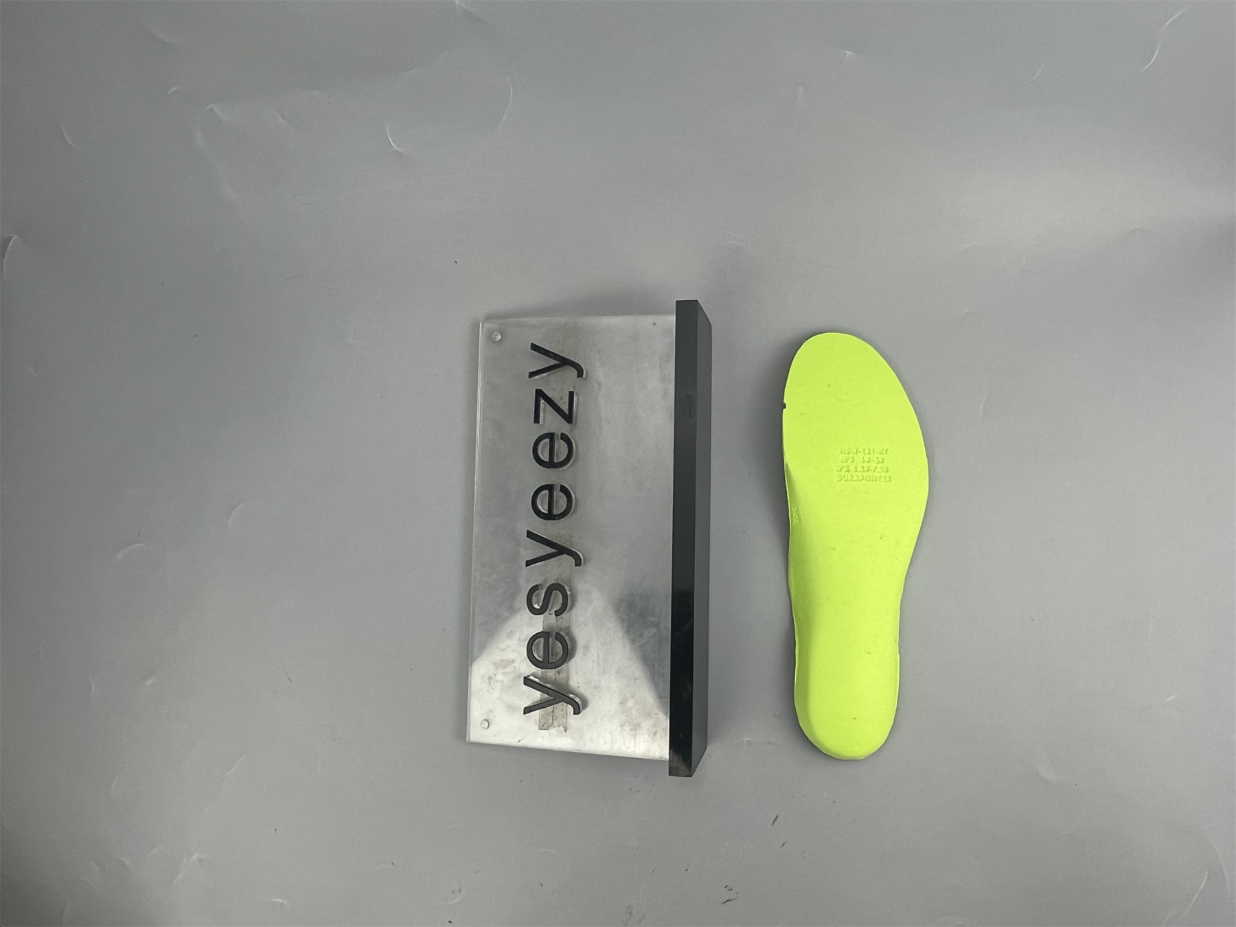 UA NIKE WMNS AIR MAX SCORPION FLYKNIT 