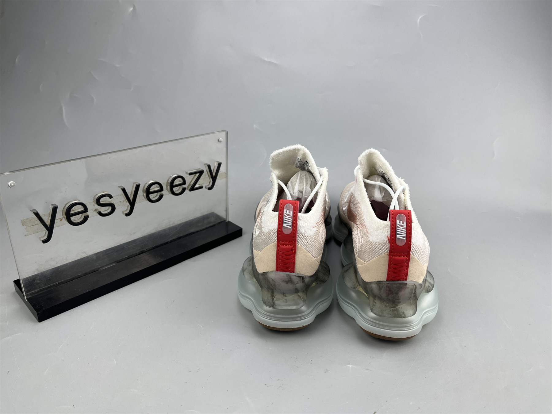 UA NIKE WMNS AIR MAX SCORPION FLYKNIT 