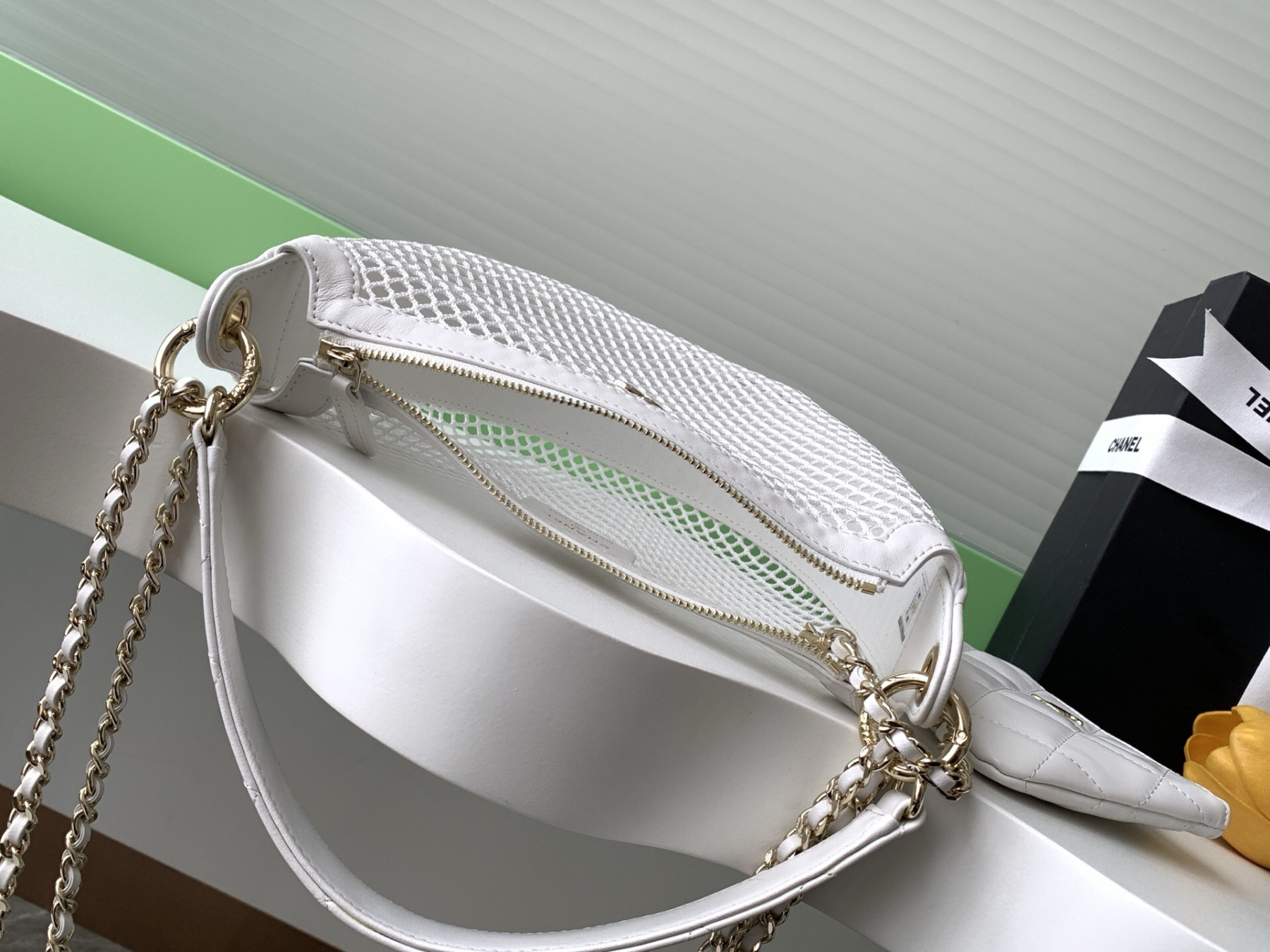 Ch**el Clutch With Chain Mesh Shiny Lambskin Gold Tone AP4573 15x22x6cm