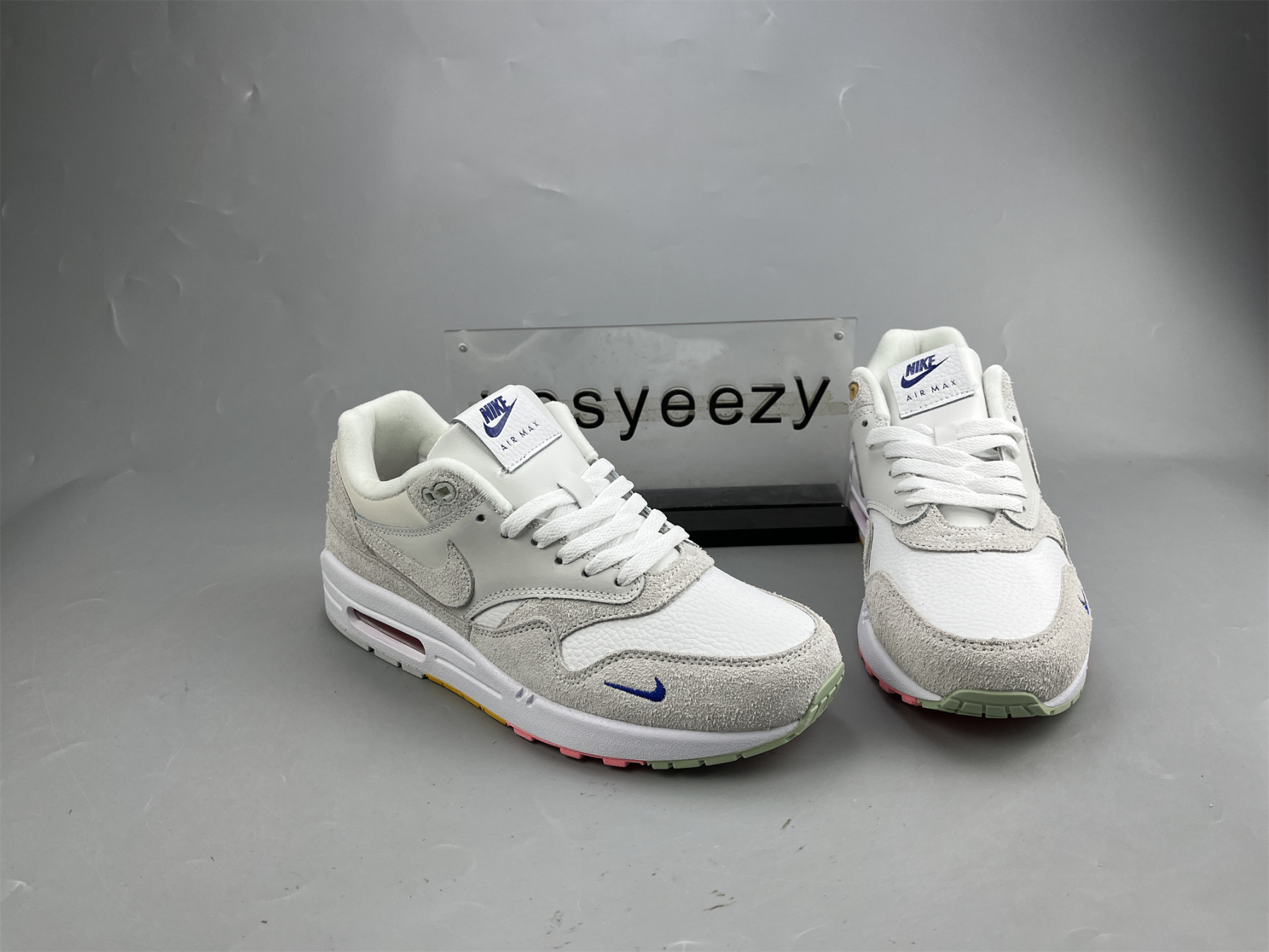 UA NIKE WMNS AIR MAX 1 PREMIUM 