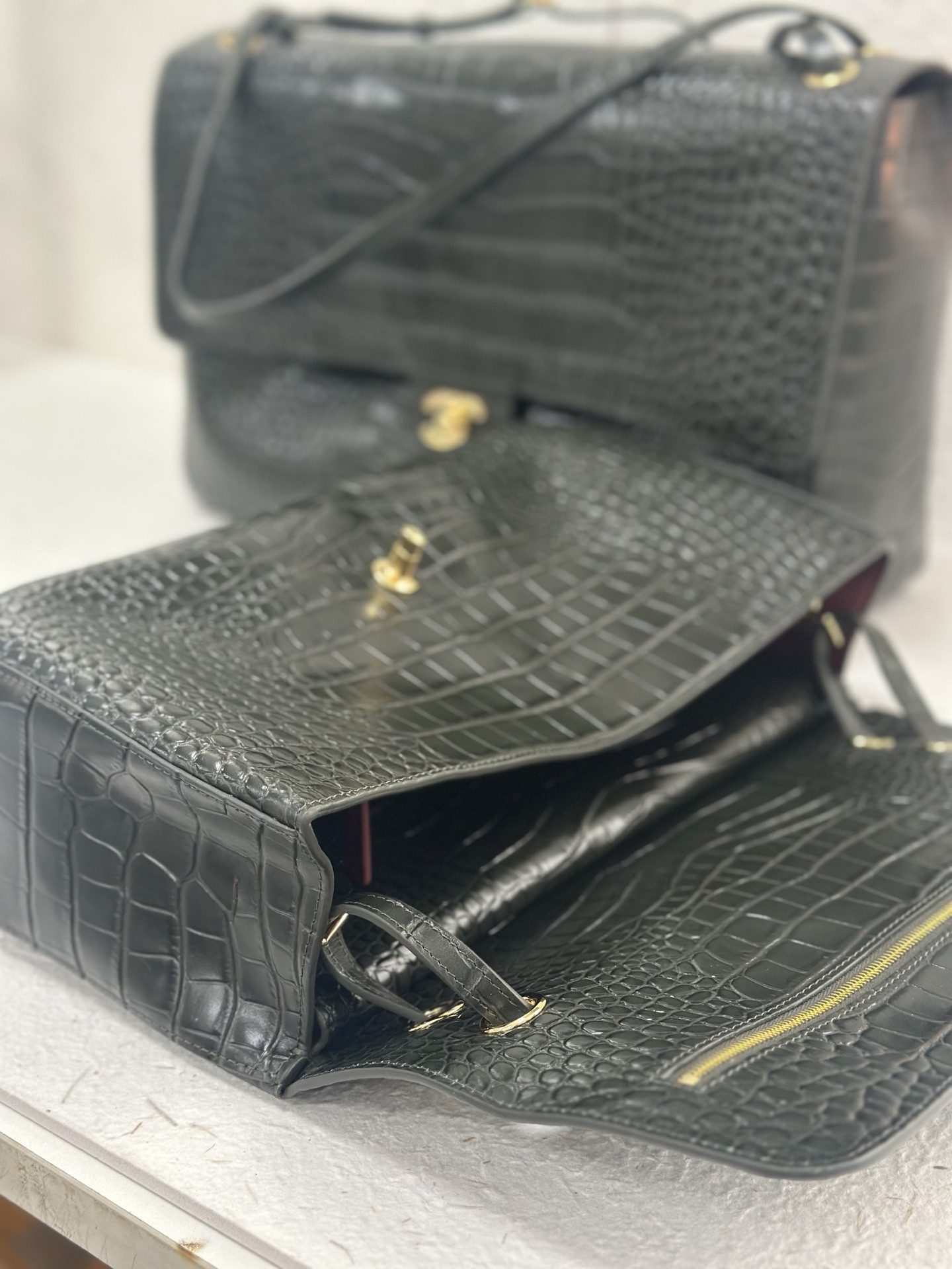Ch**el Maxi Flap bag Olive Green Gold hardware AS6231 19.5x32x10cm