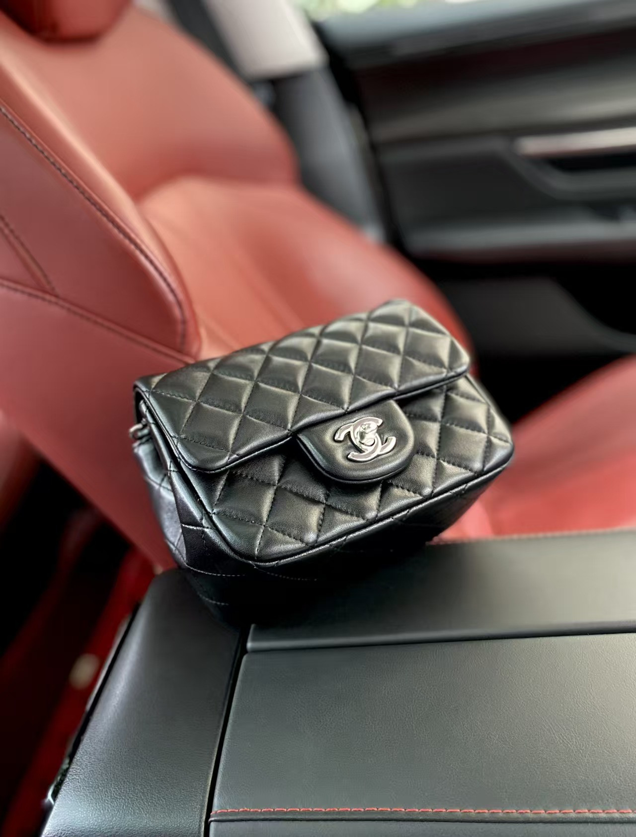 Ch**el Mini Classic Handbag Lambskin & Silver-Tone Metal Black 13.5x 17x8cm