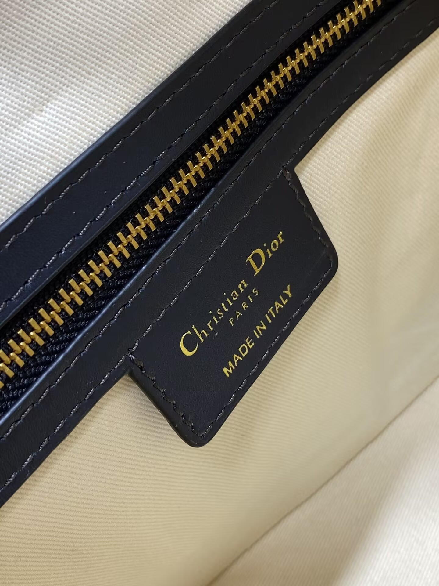 D10r Medium D-Vibe Bowling Bag 25x16x9.5cm