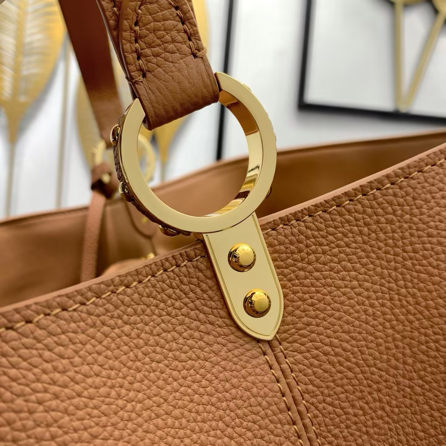 LV Capucines GM Souple M26259 38 x 23 x 16 cm